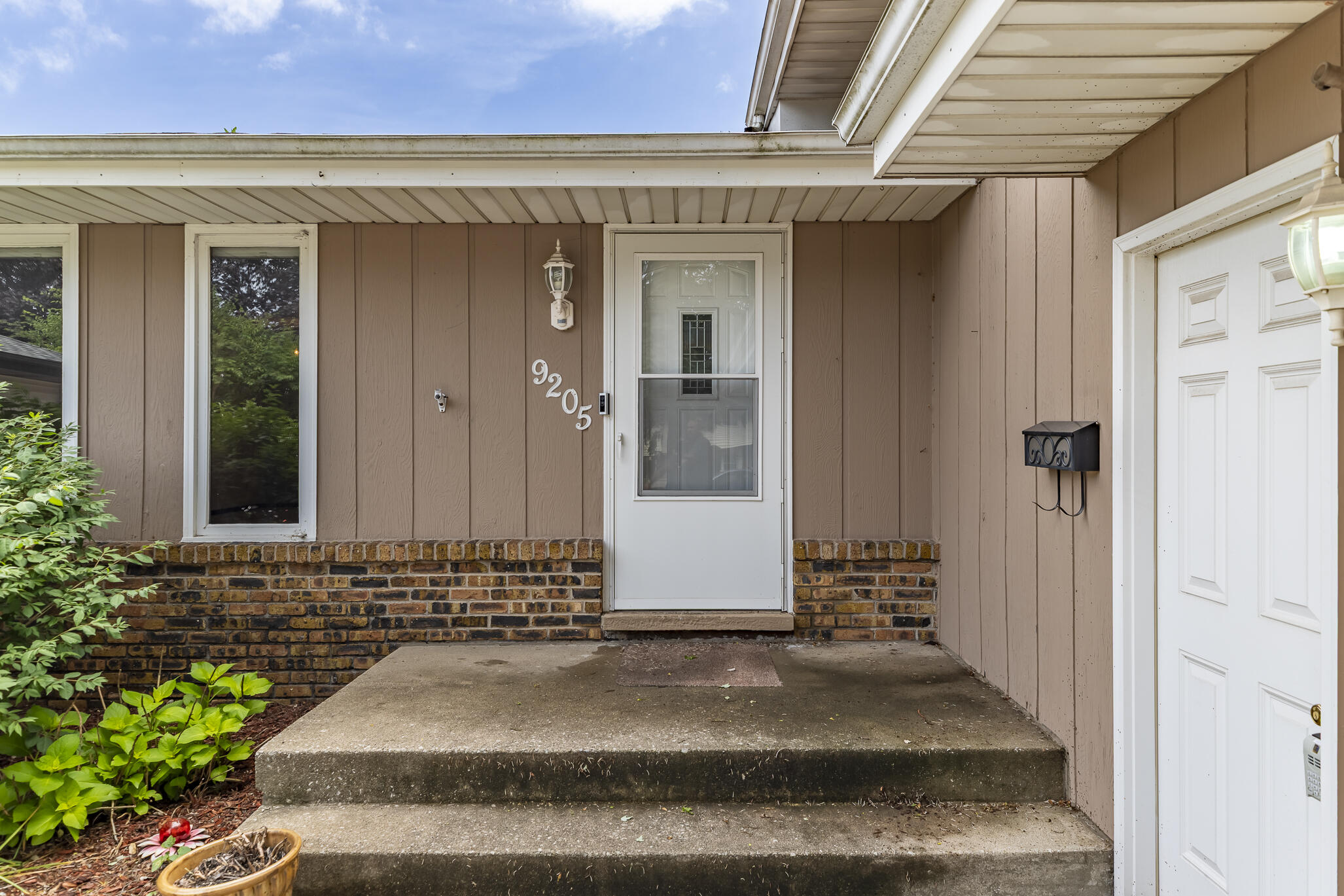 9205 Idlewild Drive, Highland, IN 46322; Image #3