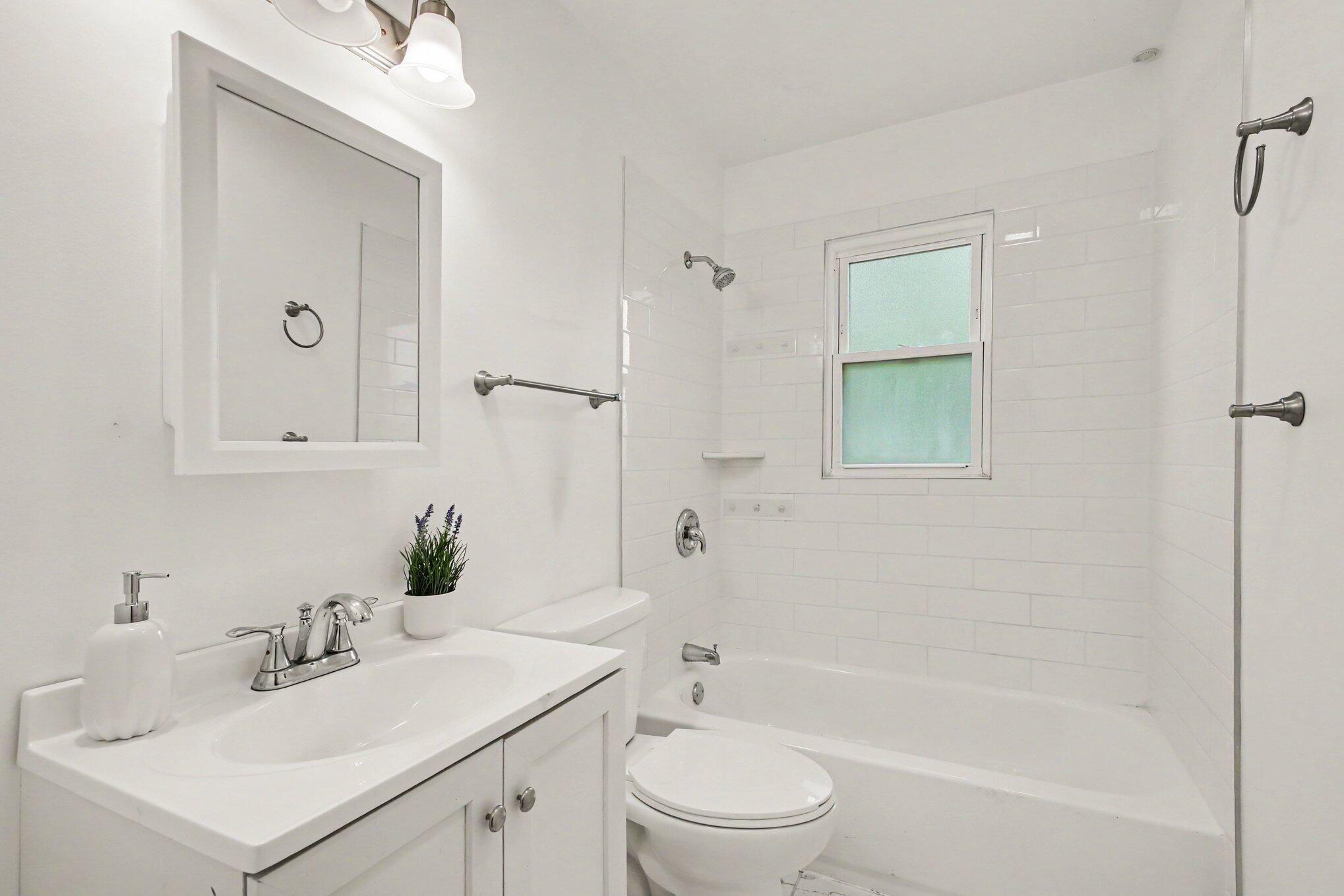 3839 W Taft Street, Gary, IN 46408; Image #16