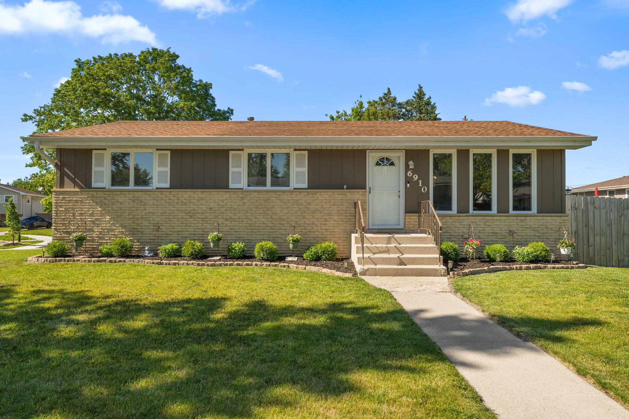 6910 W 85th Avenue, Crown Point, IN 46307; Image #1
