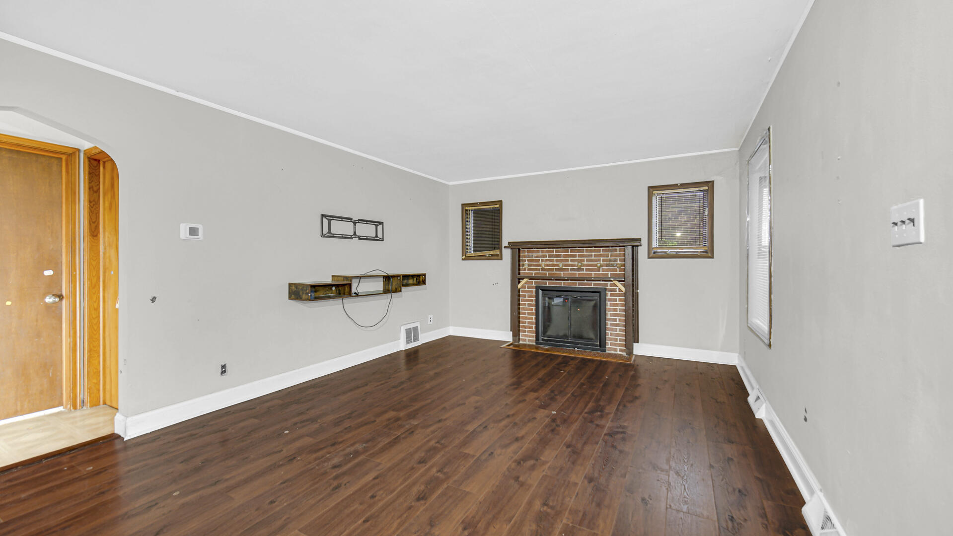 2131 Stanton Avenue, Whiting, IN 46394; Image #2