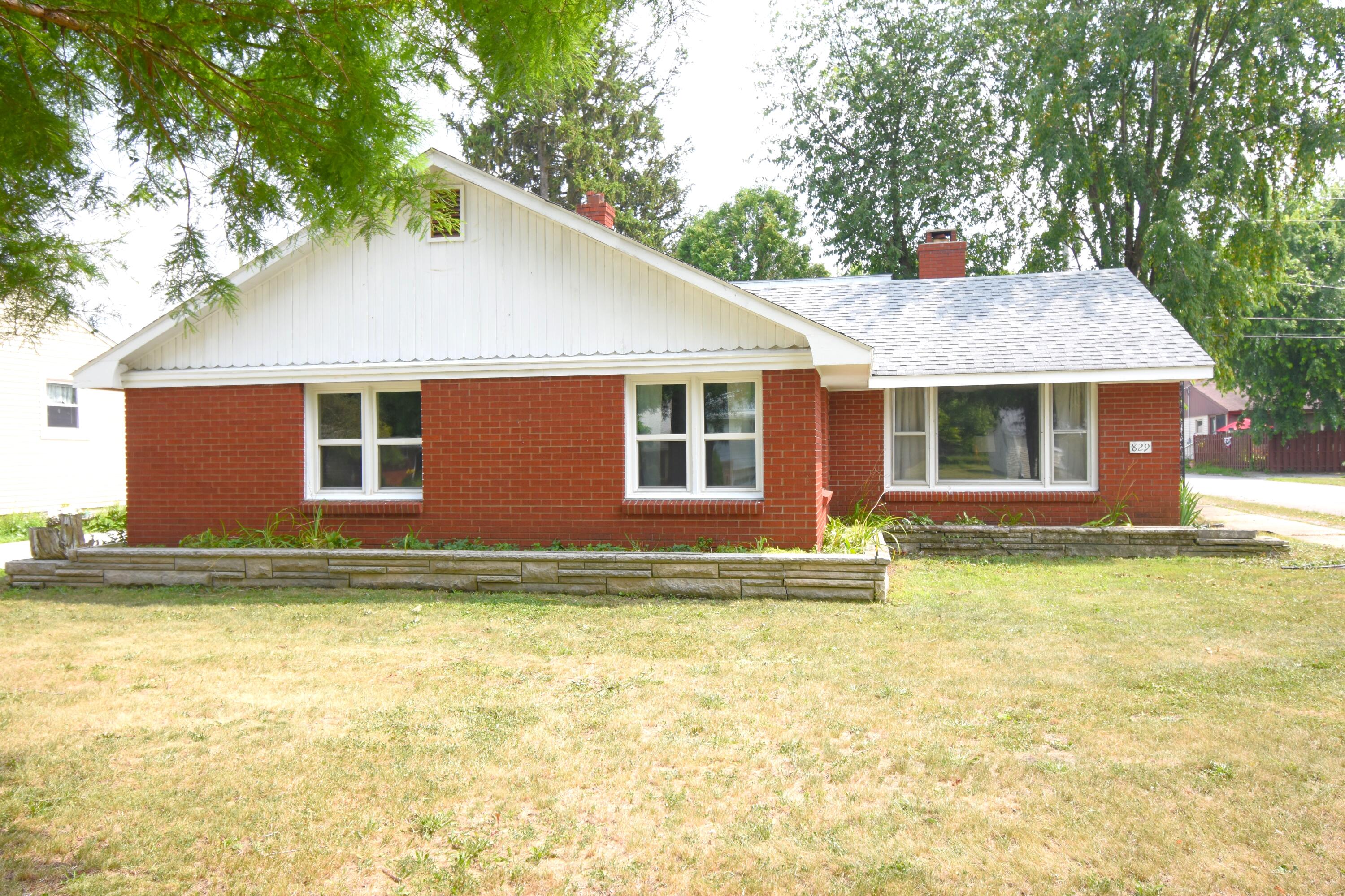 829 W Washington Street, Rensselaer, IN 47978; Image #2