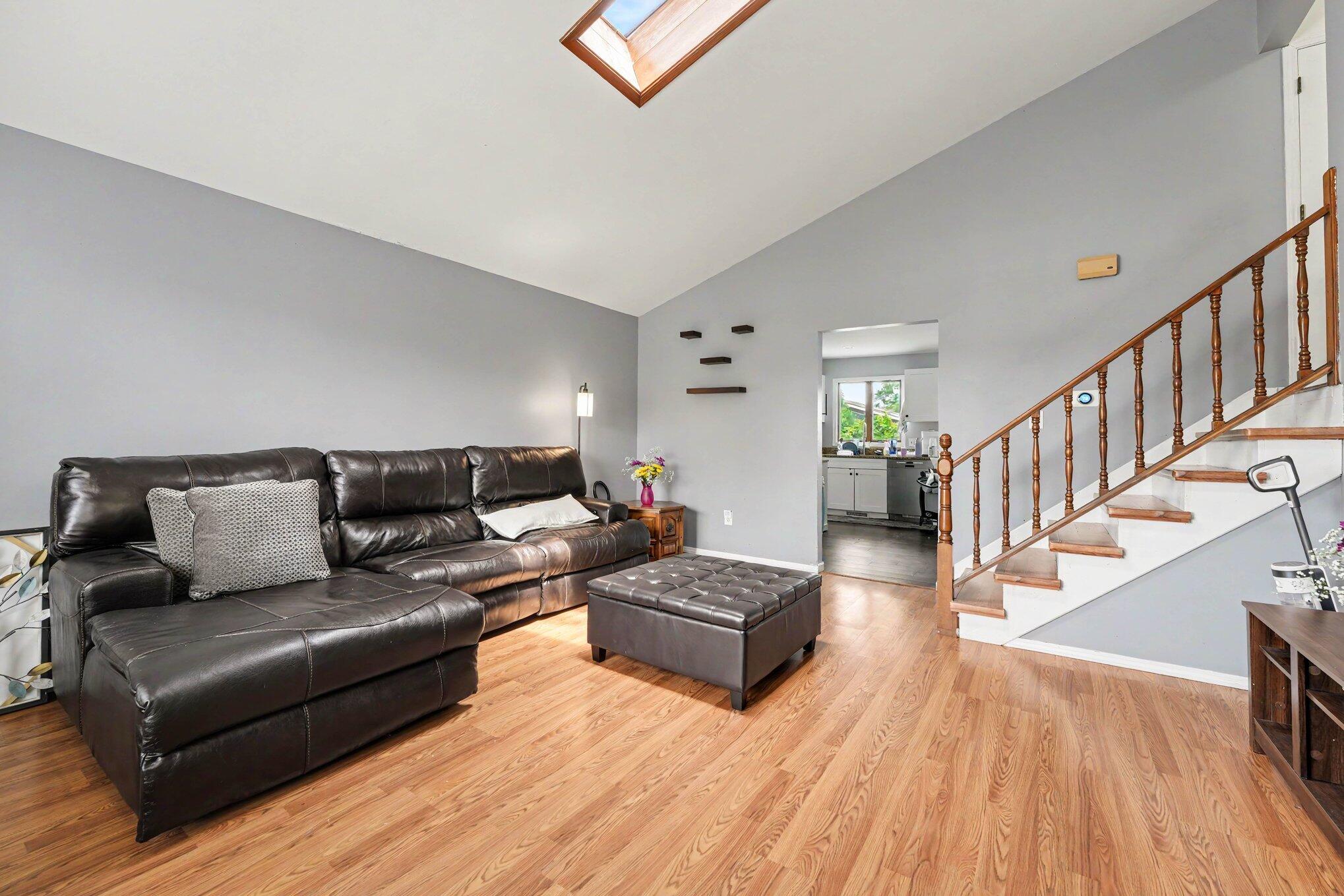 827 N Wiggs Street, Griffith, IN 46319; Image #3
