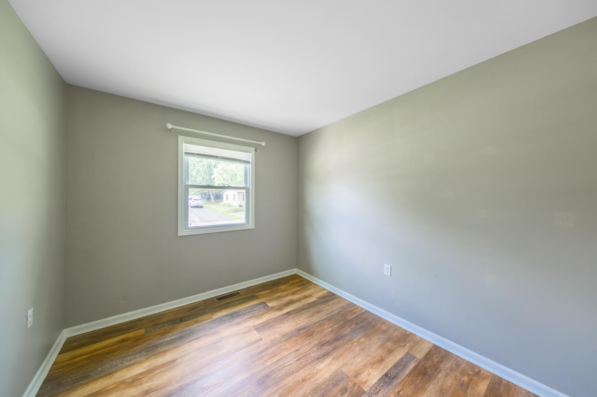 703 Dearborn Road, Valparaiso, IN 46385; Image #25