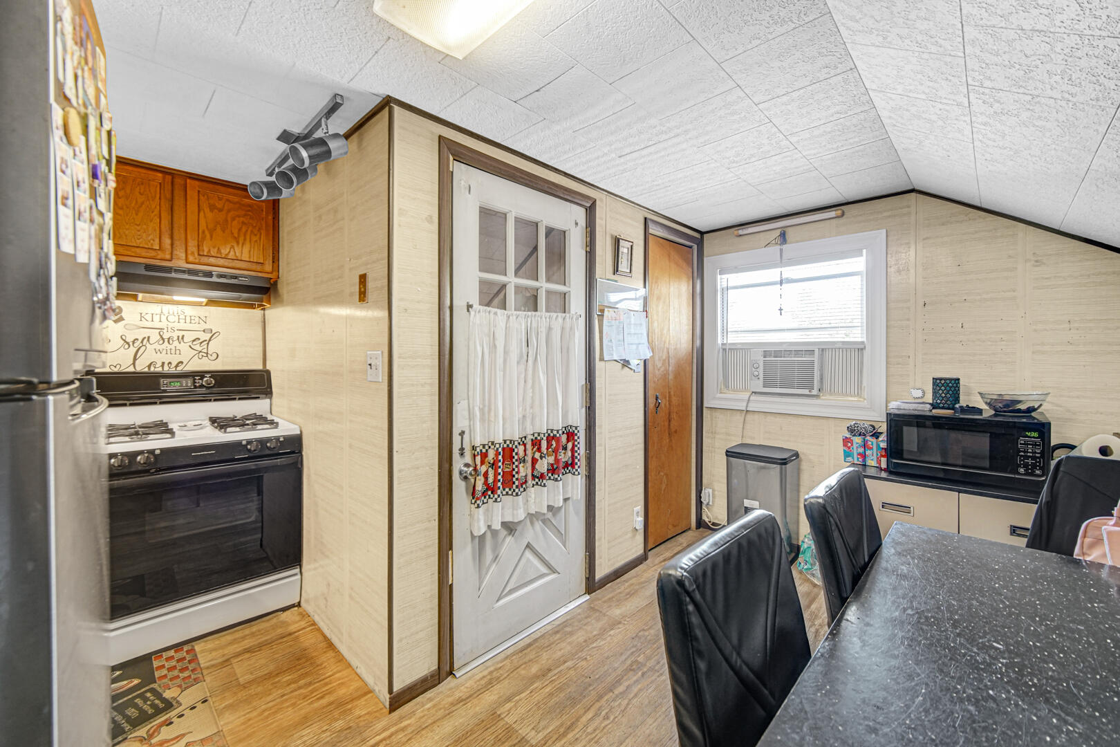 1421 Roberts Avenue, Whiting, IN 46394; Image #23