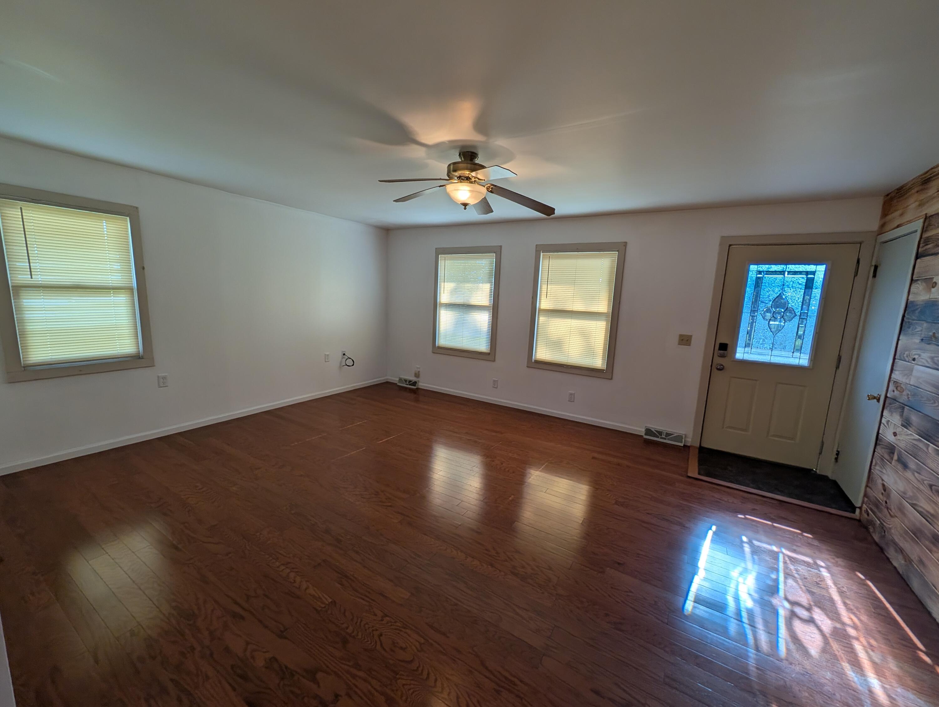 510 S Madison Street, Medaryville, IN 47957; Image #10