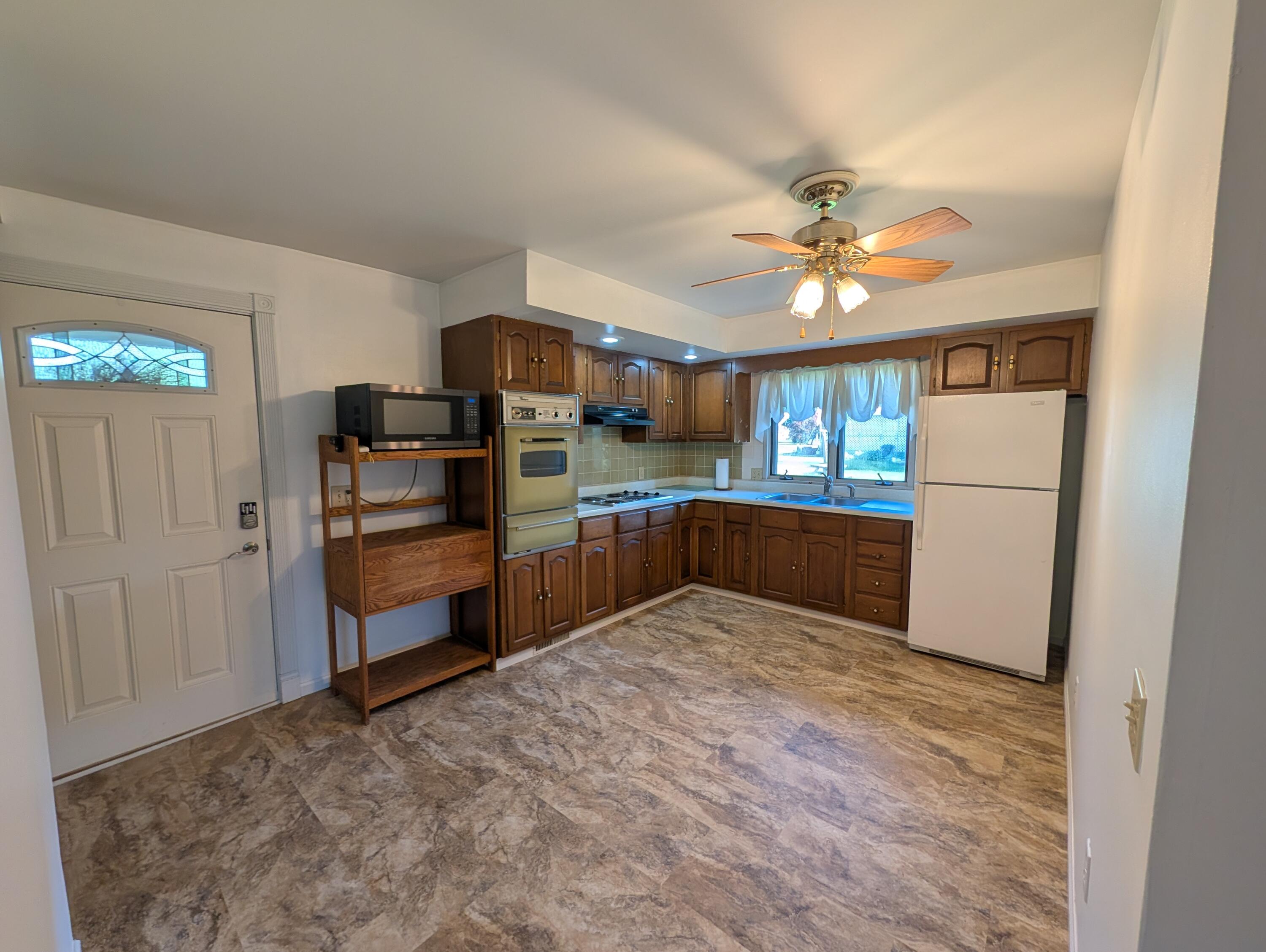 510 S Madison Street, Medaryville, IN 47957; Image #7