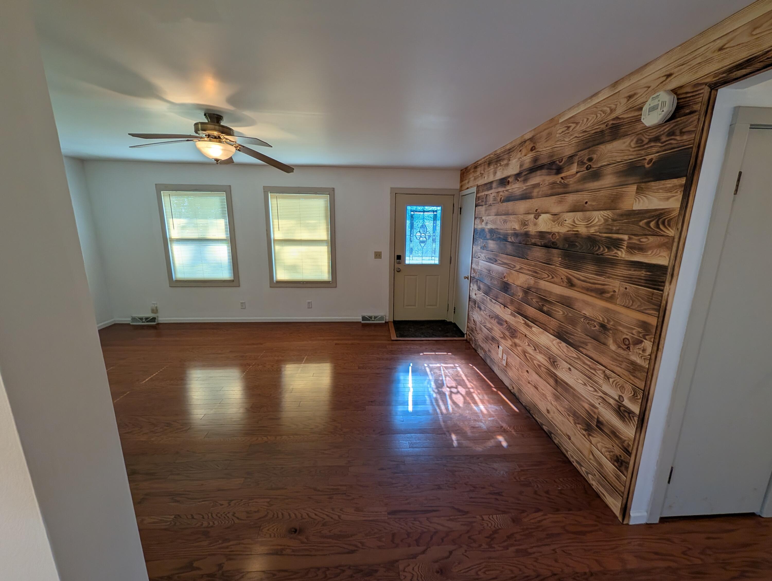 510 S Madison Street, Medaryville, IN 47957; Image #9