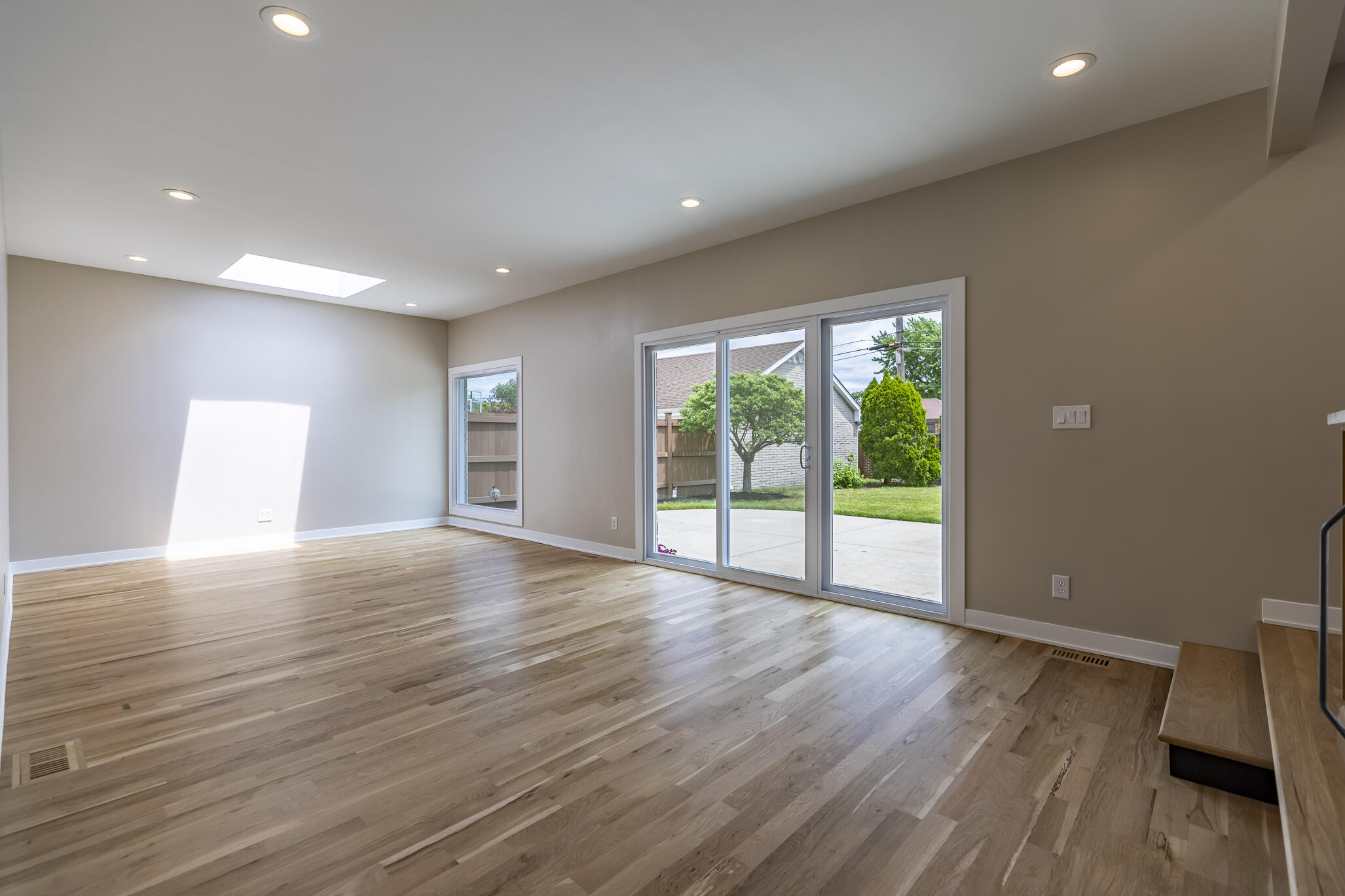 8837 Parkway Drive, Highland, IN 46322; Image #15