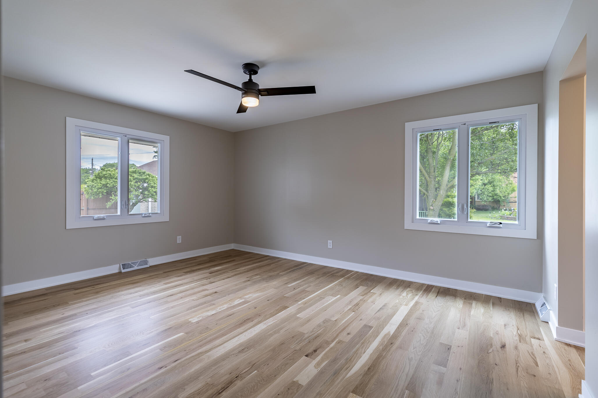 8837 Parkway Drive, Highland, IN 46322; Image #19