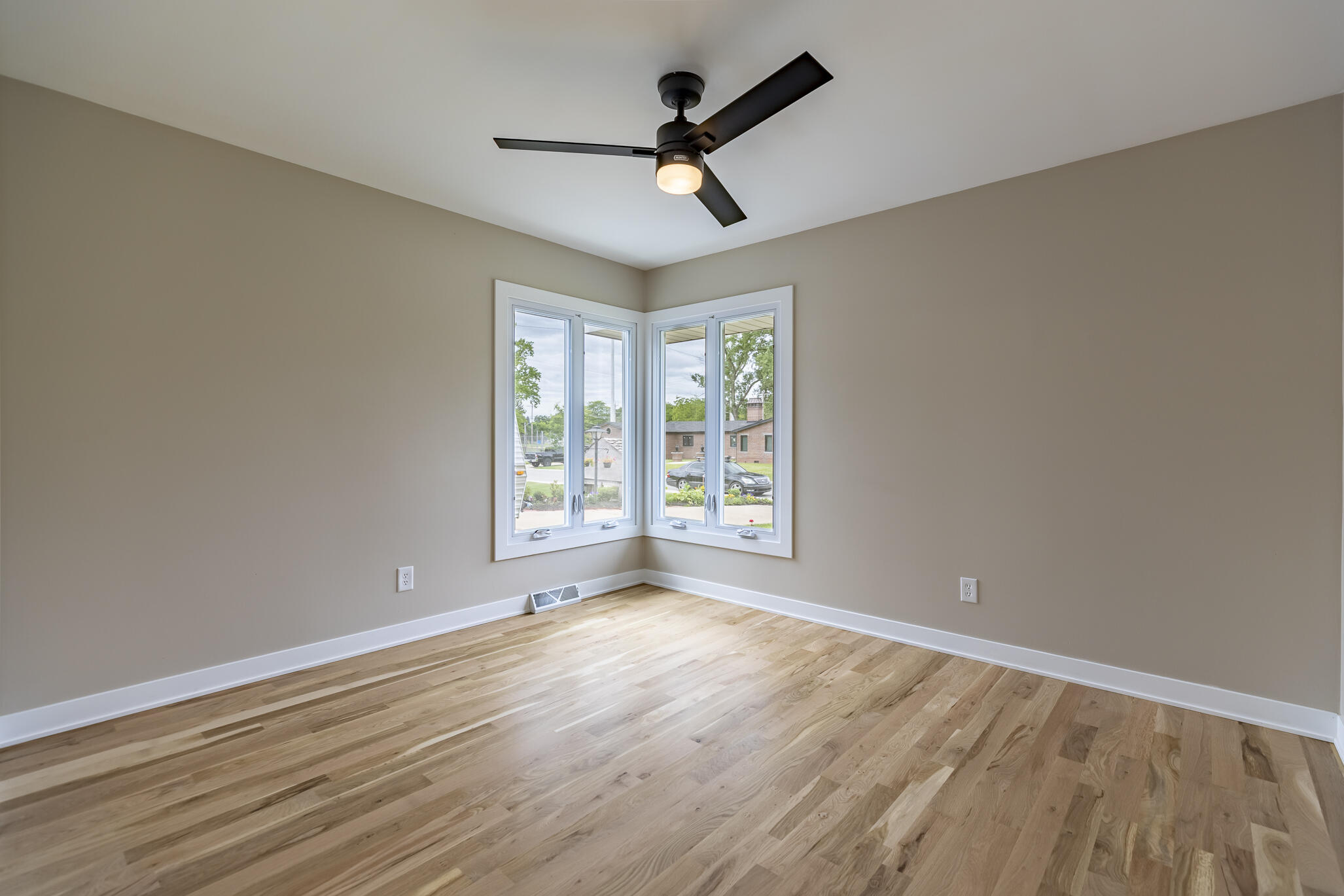 8837 Parkway Drive, Highland, IN 46322; Image #22