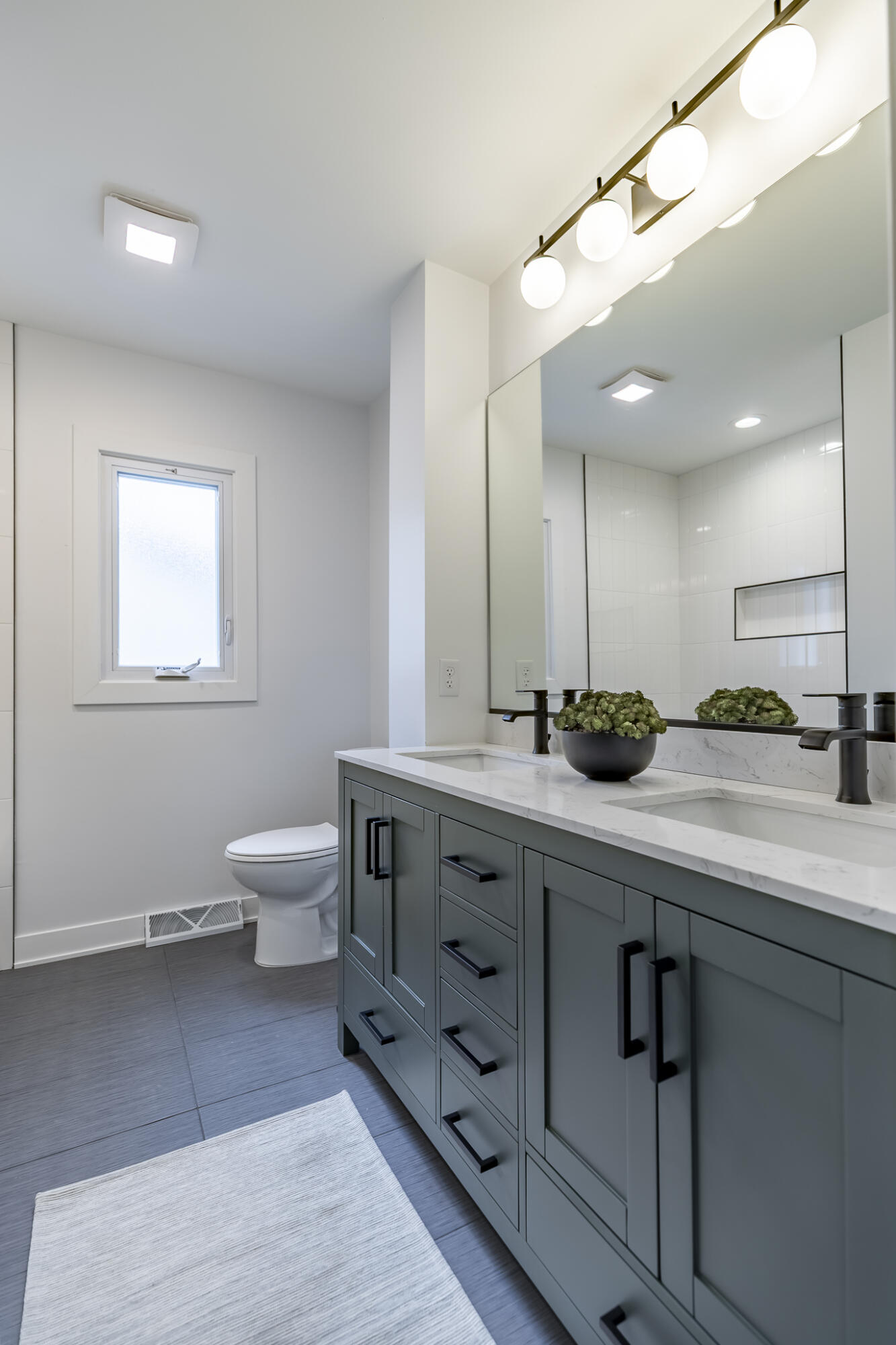 8837 Parkway Drive, Highland, IN 46322; Image #24