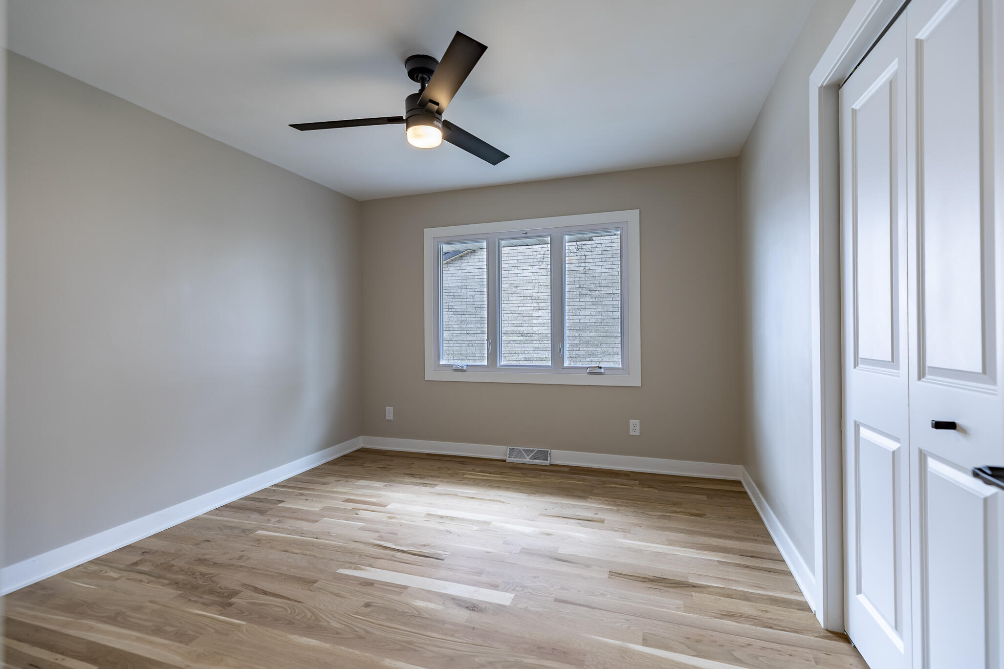 8837 Parkway Drive, Highland, IN 46322; Image #27