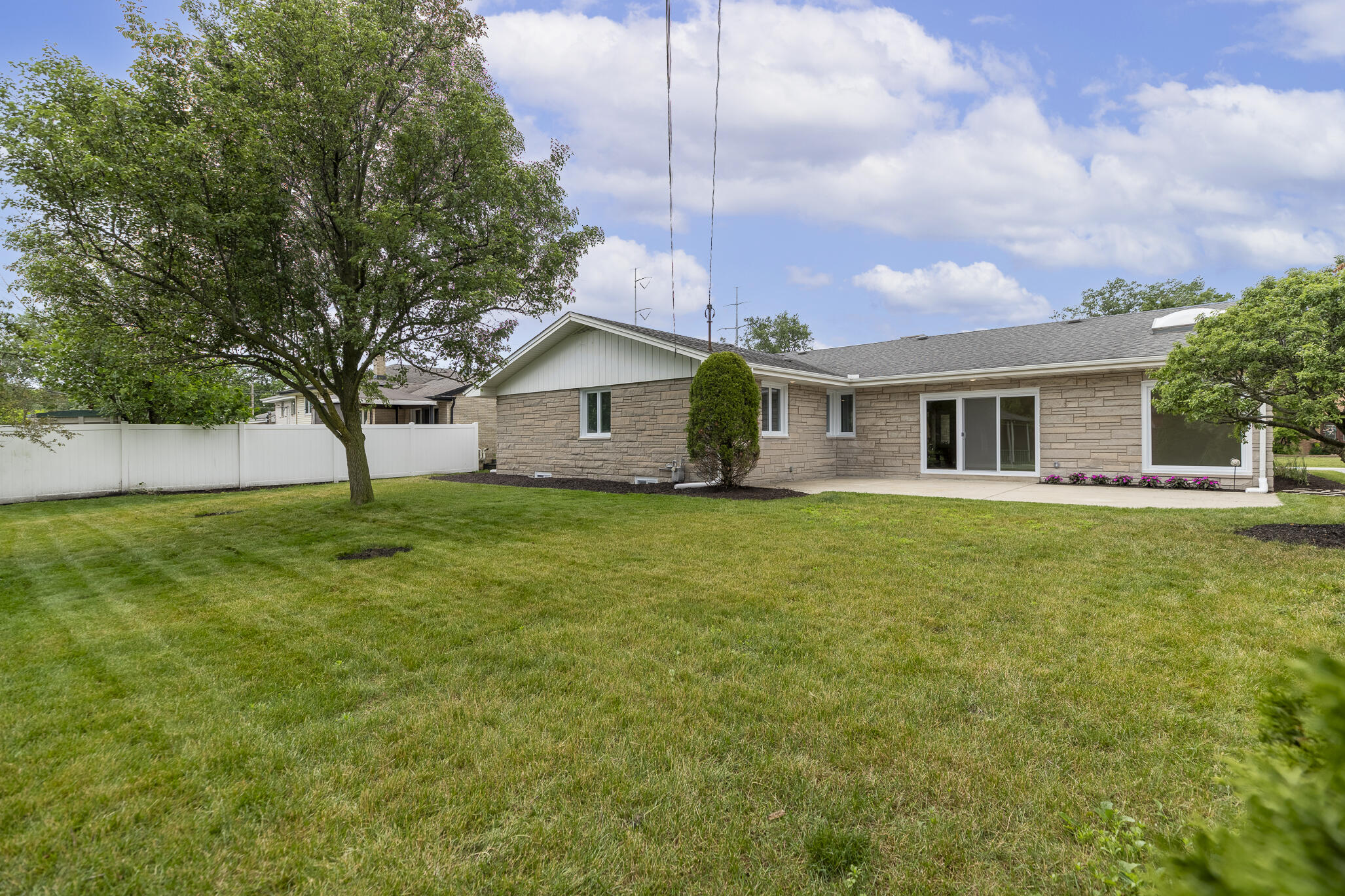 8837 Parkway Drive, Highland, IN 46322; Image #5