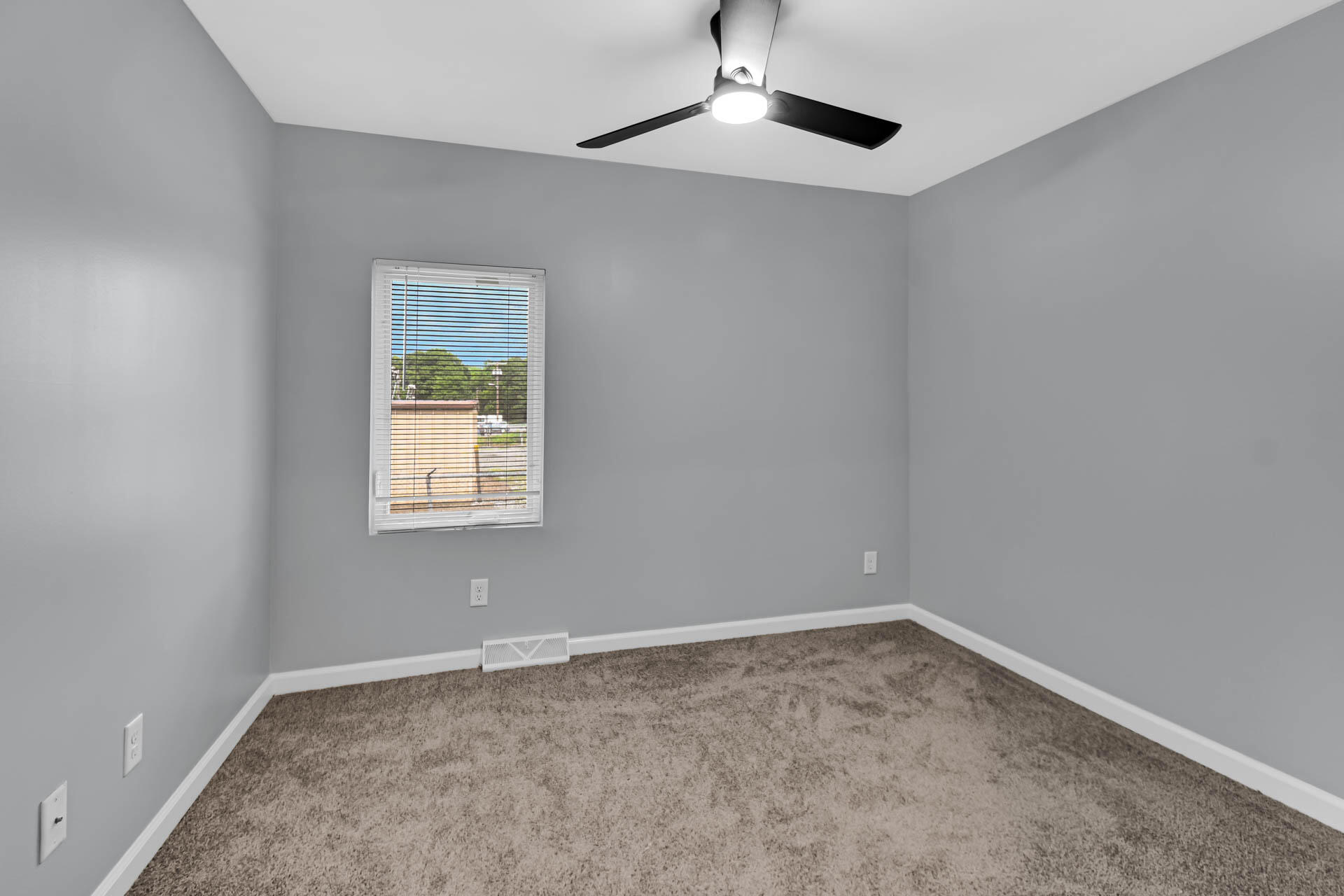 1011 Marquette Road, Lake Station, IN 46405; Image #12