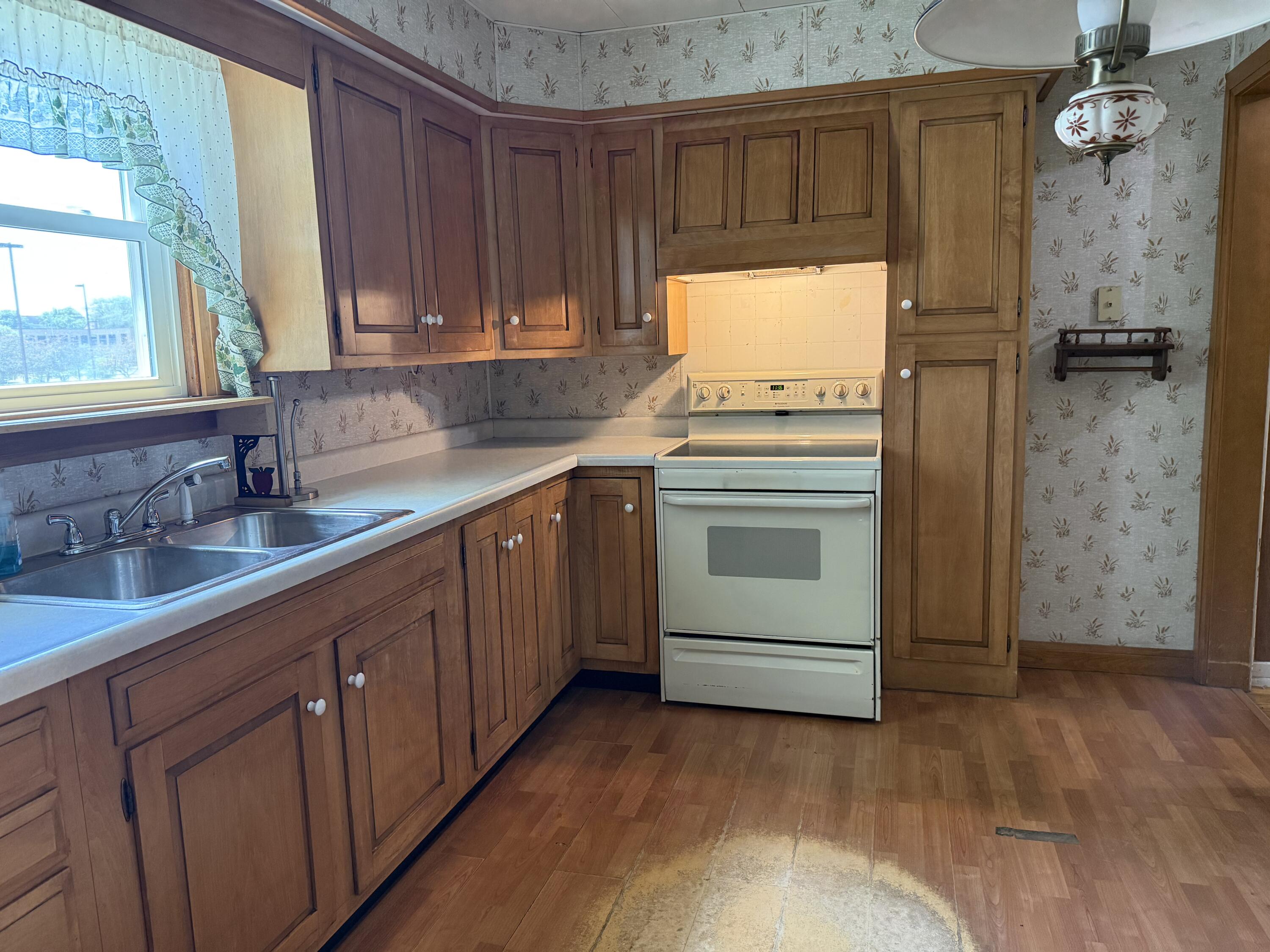 6937 Wicker Avenue, Hammond, IN 46323; Image #5