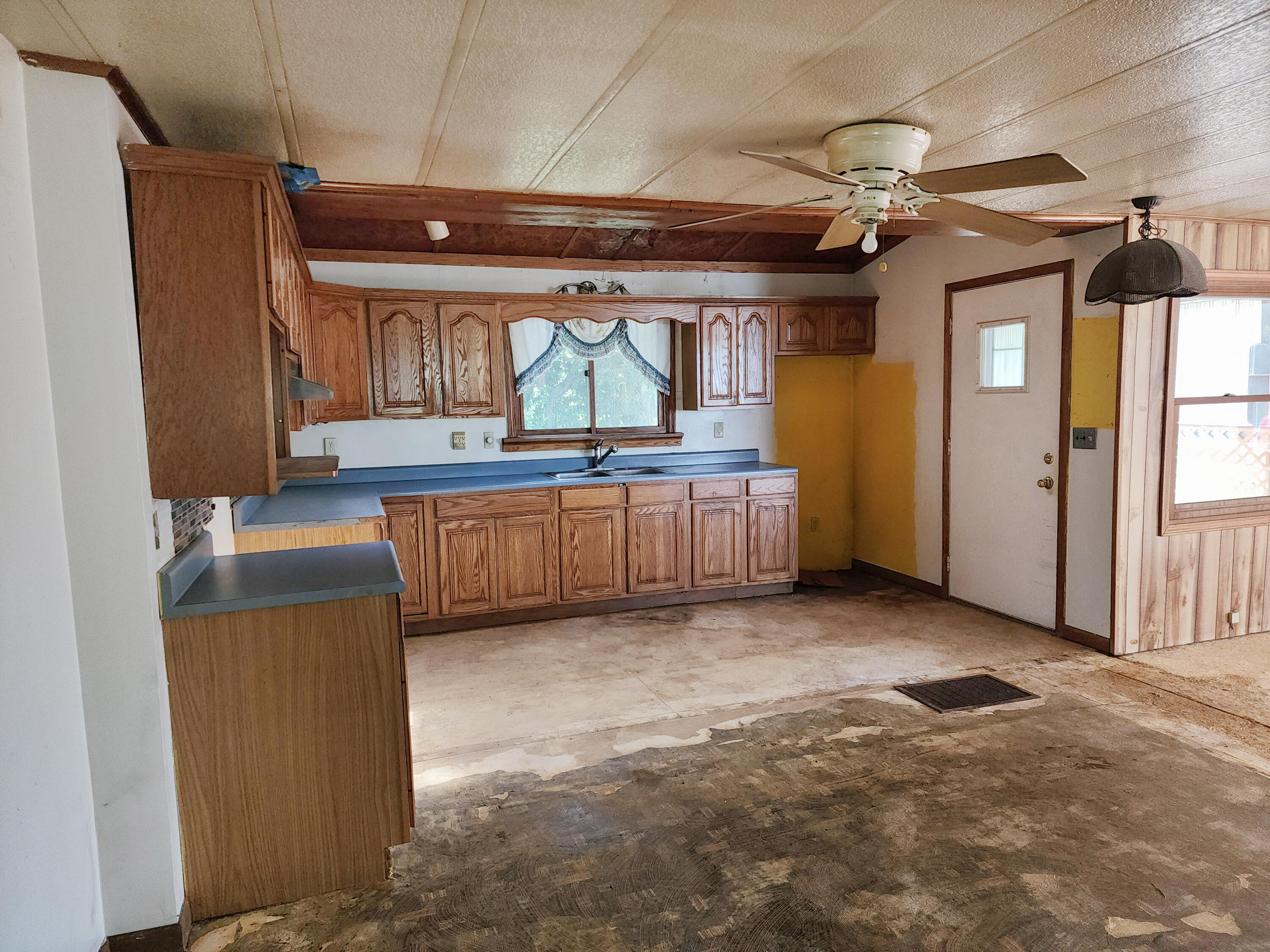 3882 E 200 S, La Porte, IN 46350; Image #2