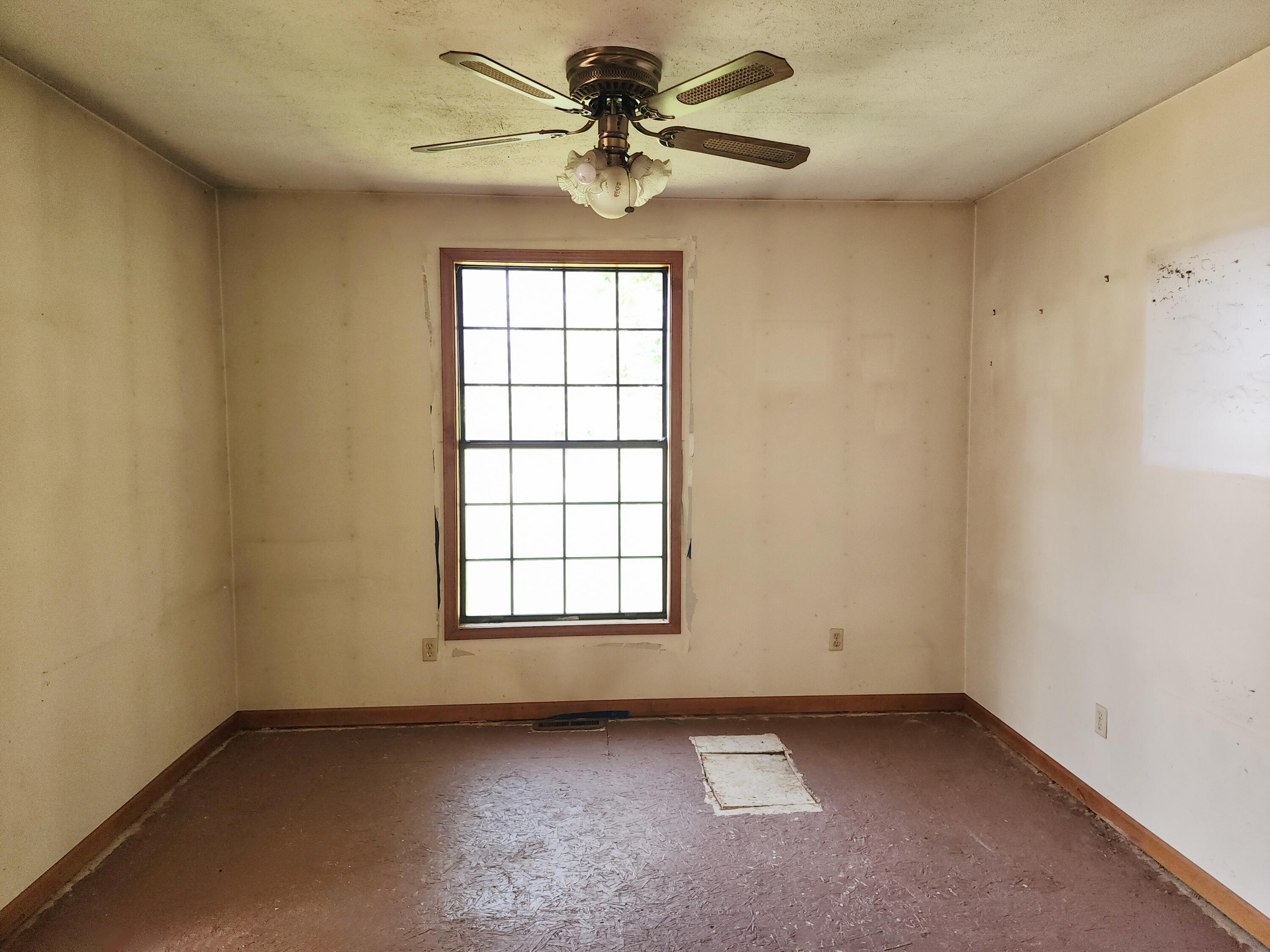 3882 E 200 S, La Porte, IN 46350; Image #4