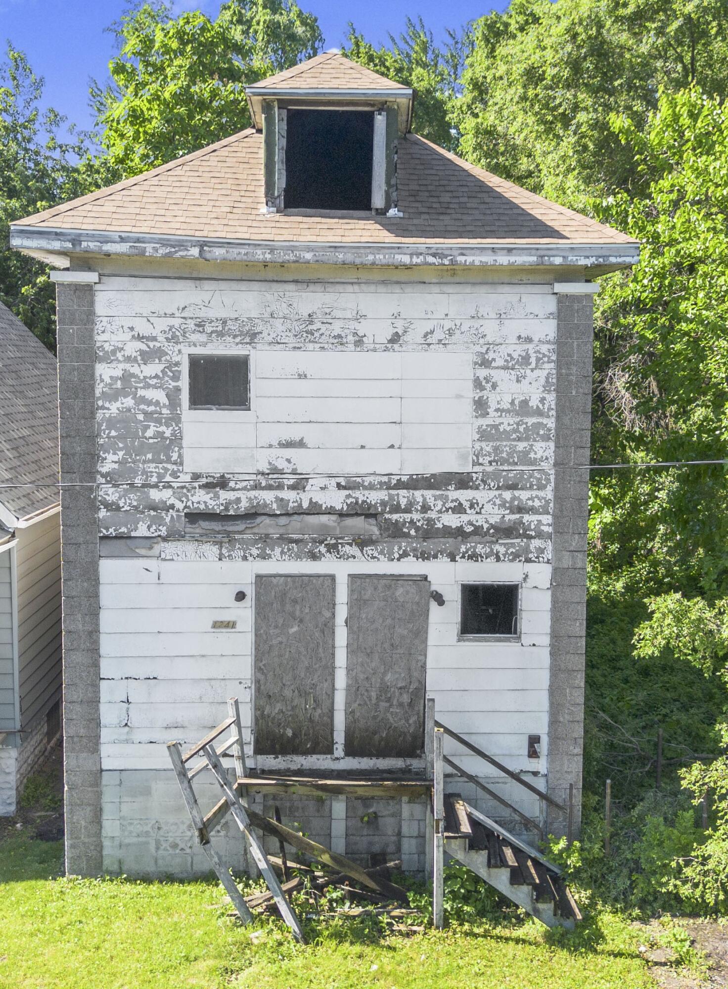 1241 W 17th Avenue, Gary, IN 46407; Image #1