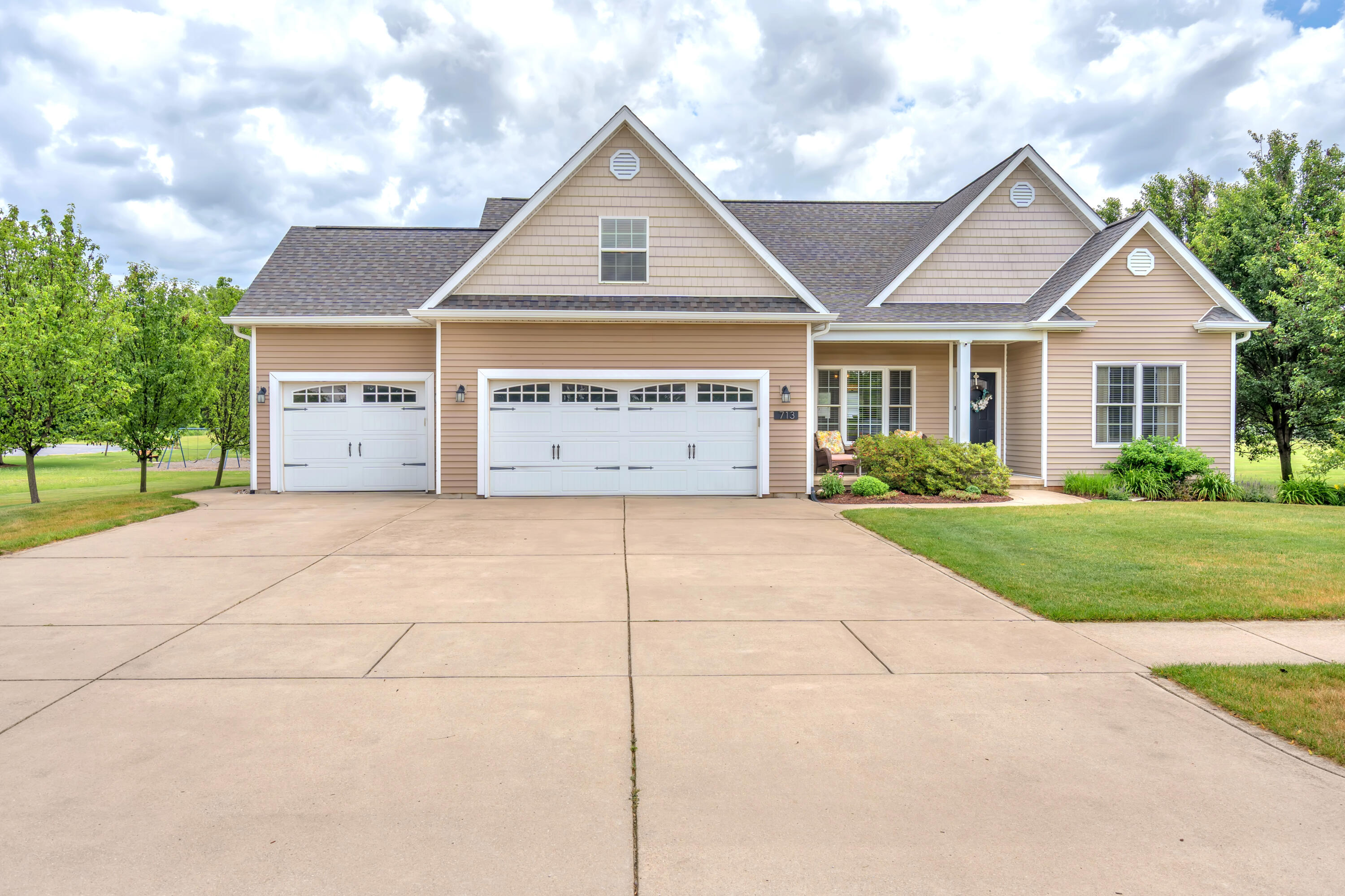 713 Ironwood Street NW, DeMotte, IN 46310; Image #2