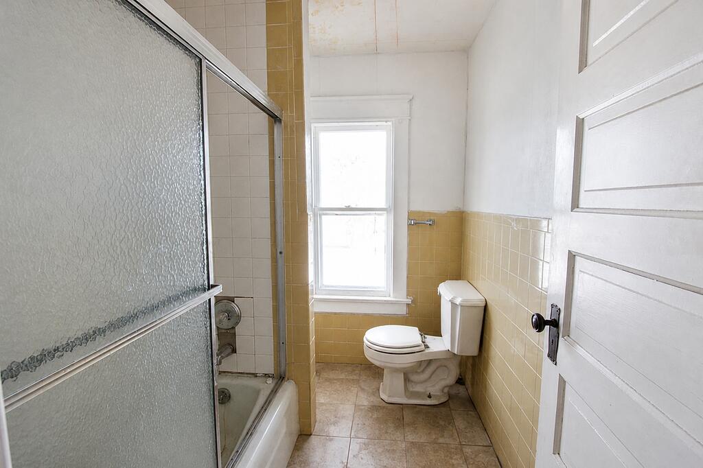 111 Noble Street, La Porte, IN 46350; Image #17