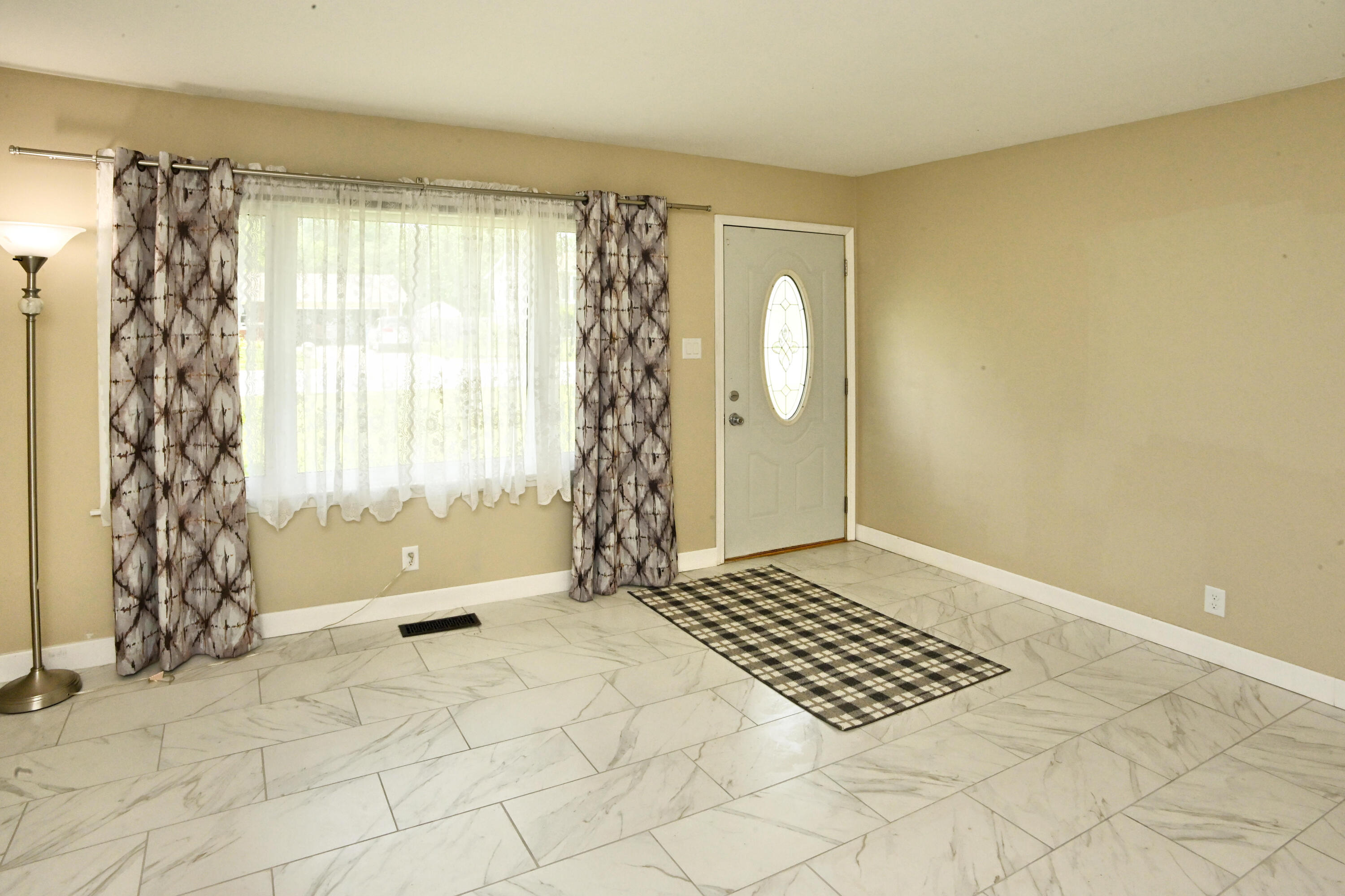 2113 W Porter Avenue, Chesterton, IN 46304; Image #3