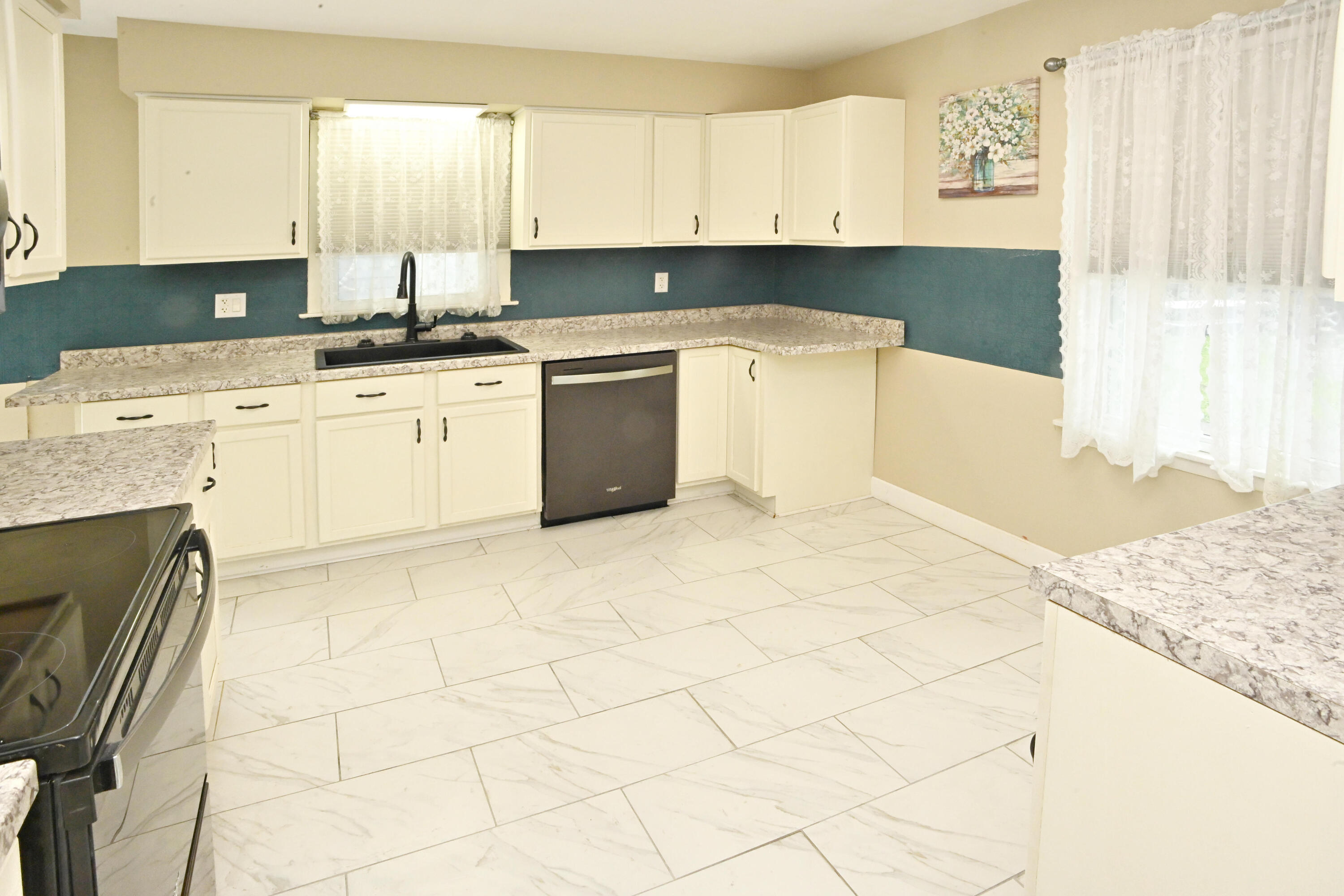 2113 W Porter Avenue, Chesterton, IN 46304; Image #5
