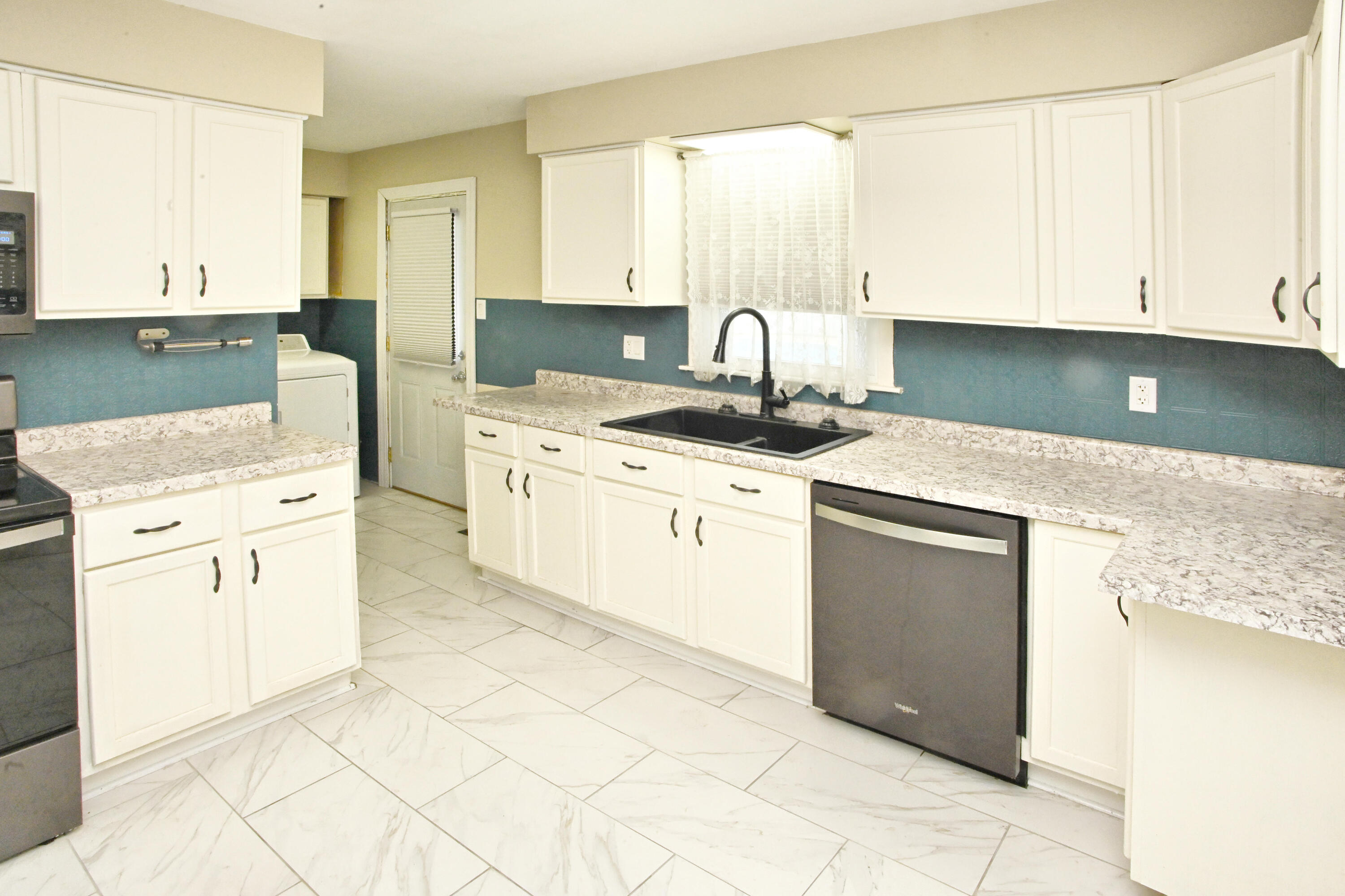 2113 W Porter Avenue, Chesterton, IN 46304; Image #7
