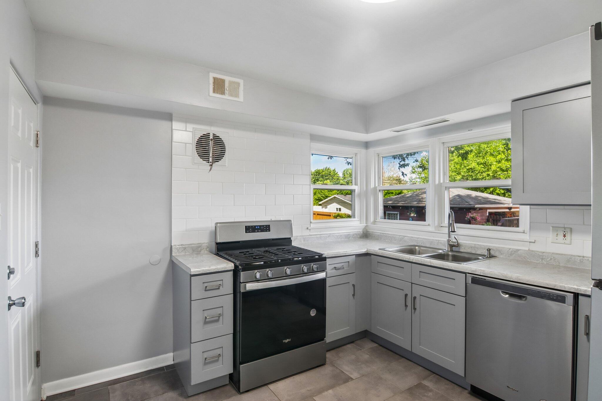 8316 Columbia Avenue, Munster, IN 46321; Image #10