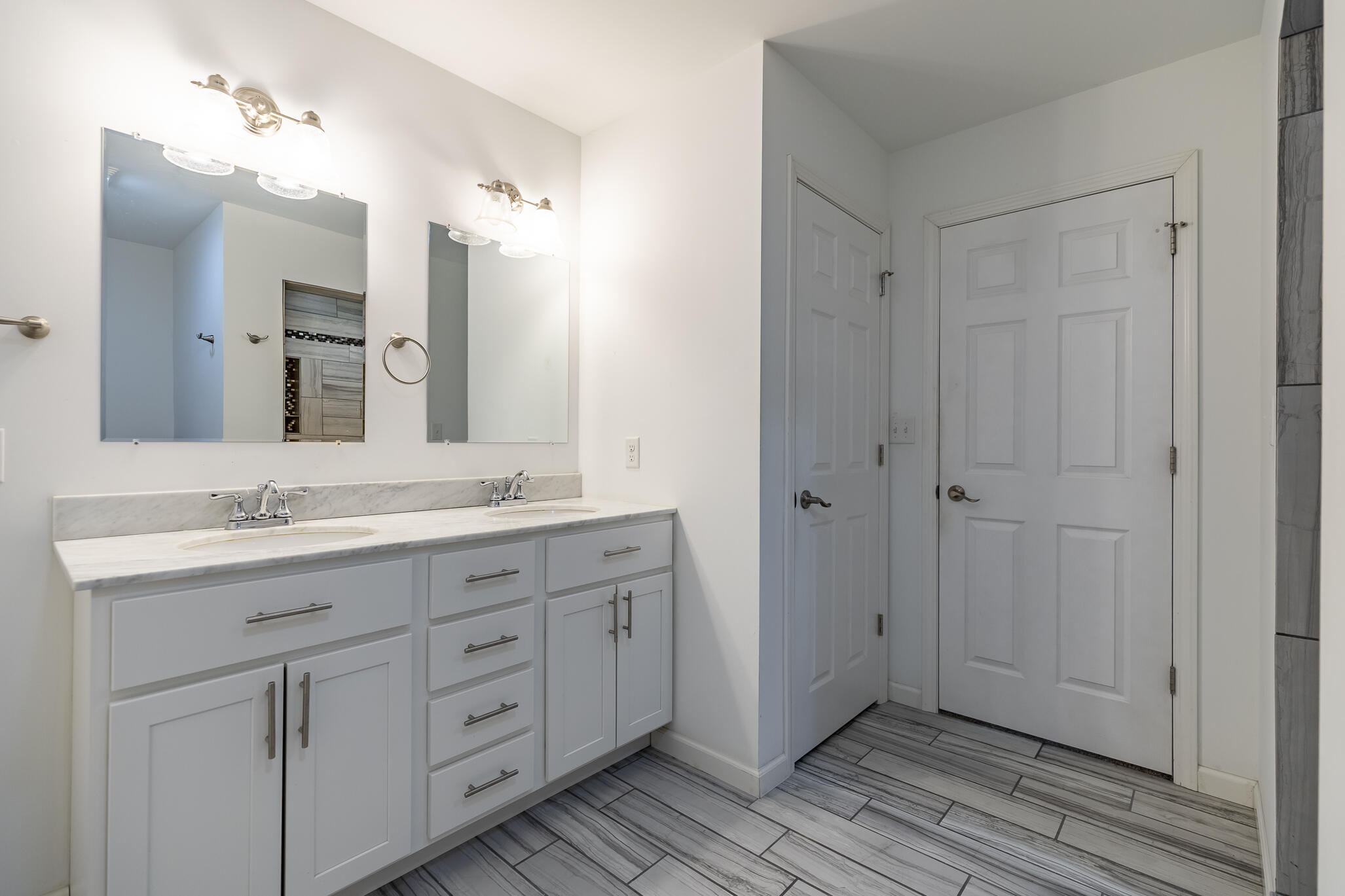 2352 Four Seasons Parkway, Crown Point, IN 46307; Image #32