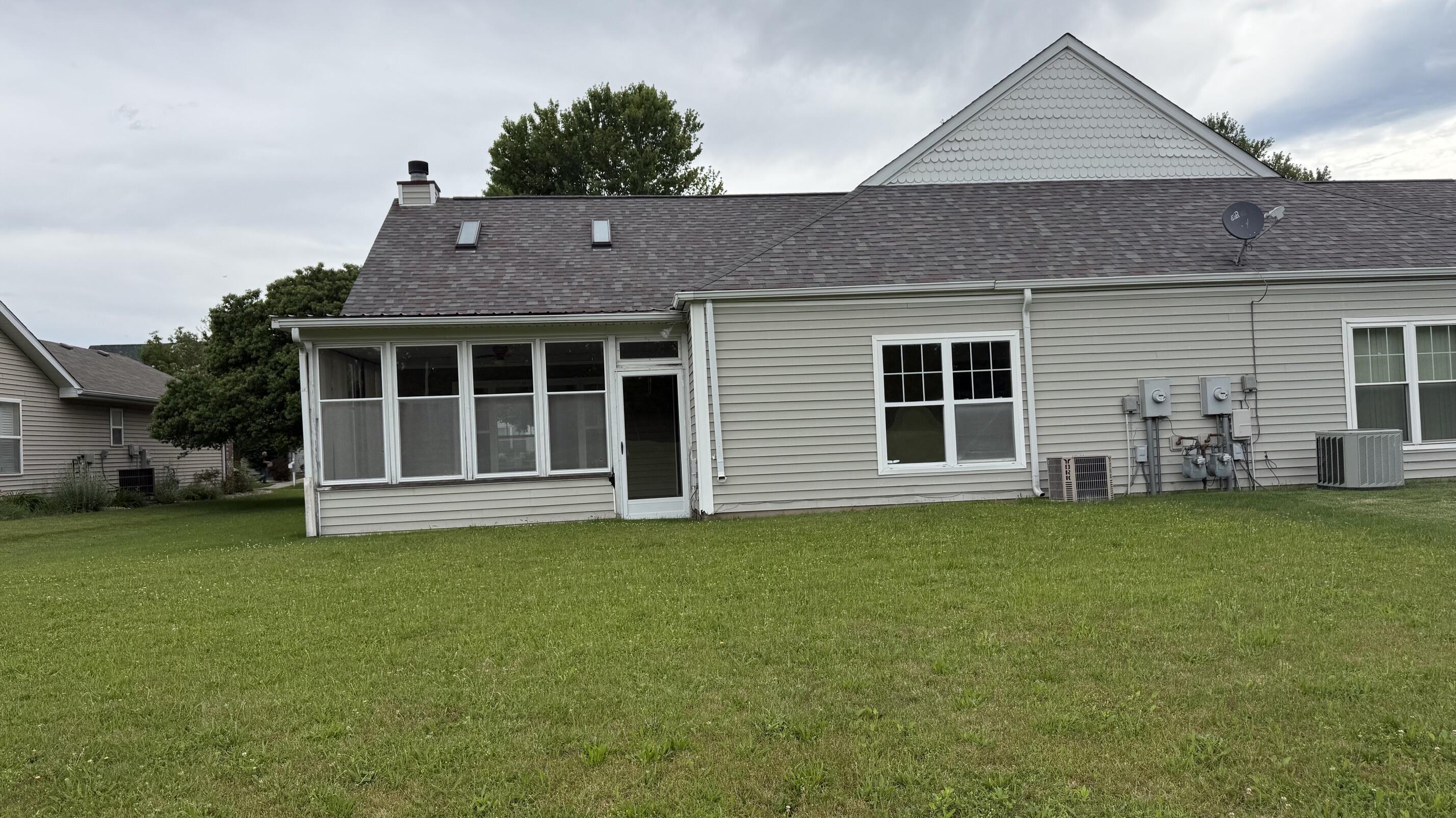 9247 Norris Drive, Hobart, IN 46342; Image #4
