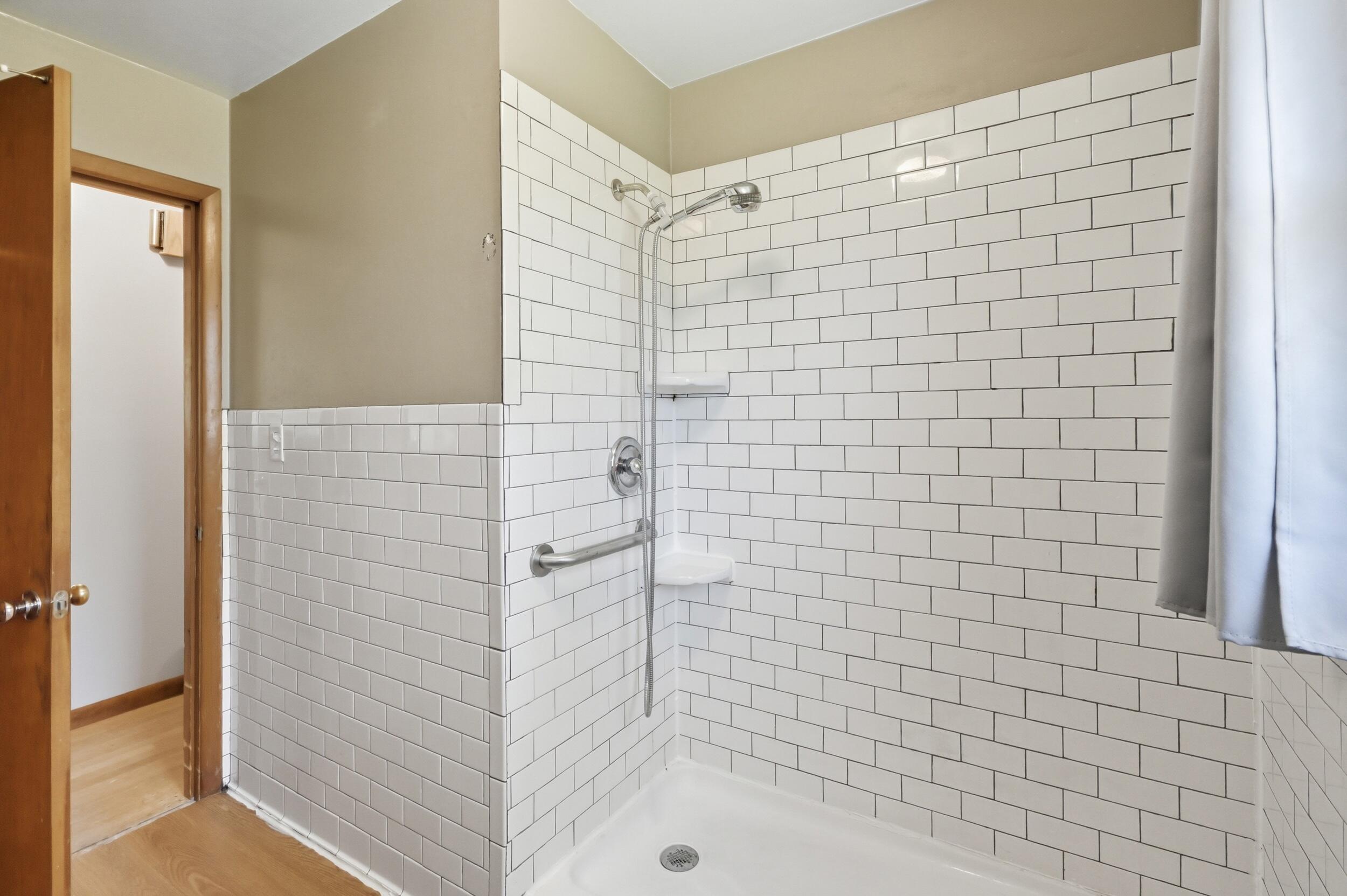 2725 Wells Street, Lake Station, IN 46405; Image #10
