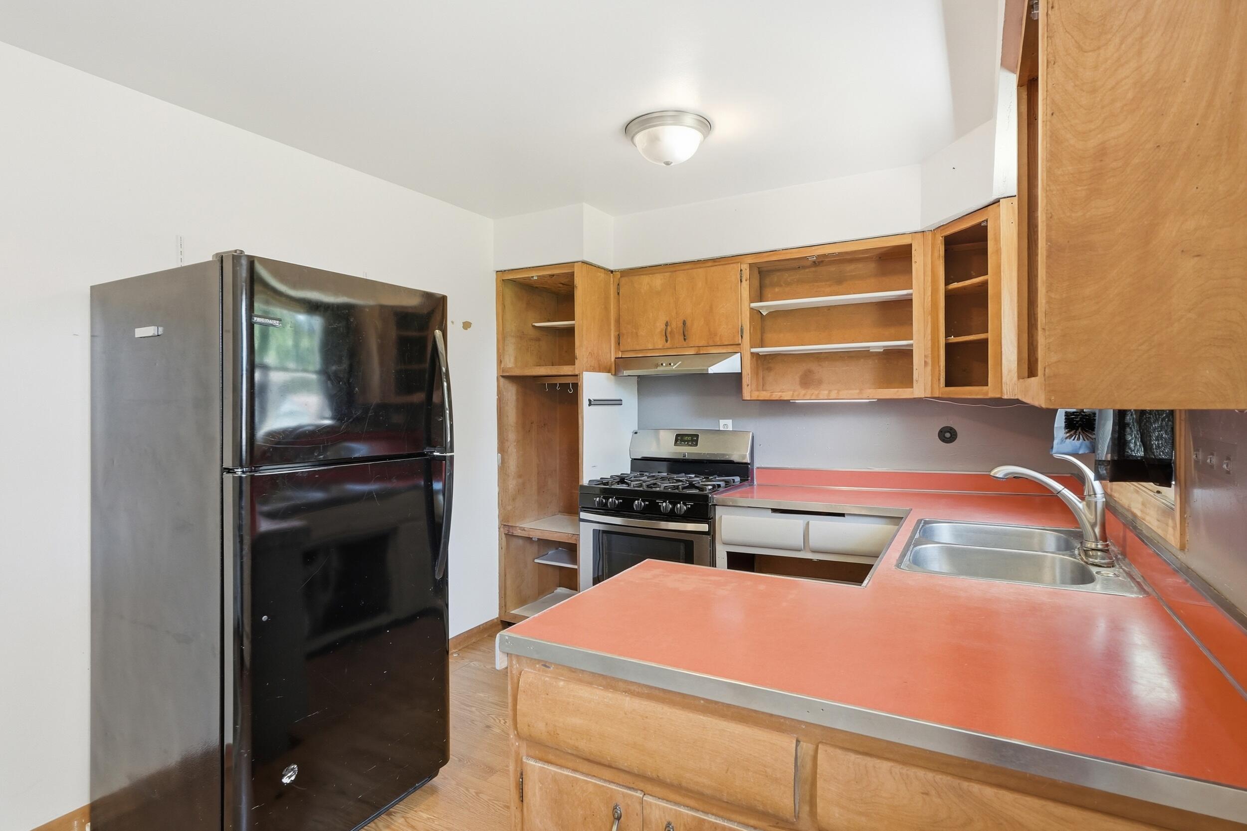 2725 Wells Street, Lake Station, IN 46405; Image #11