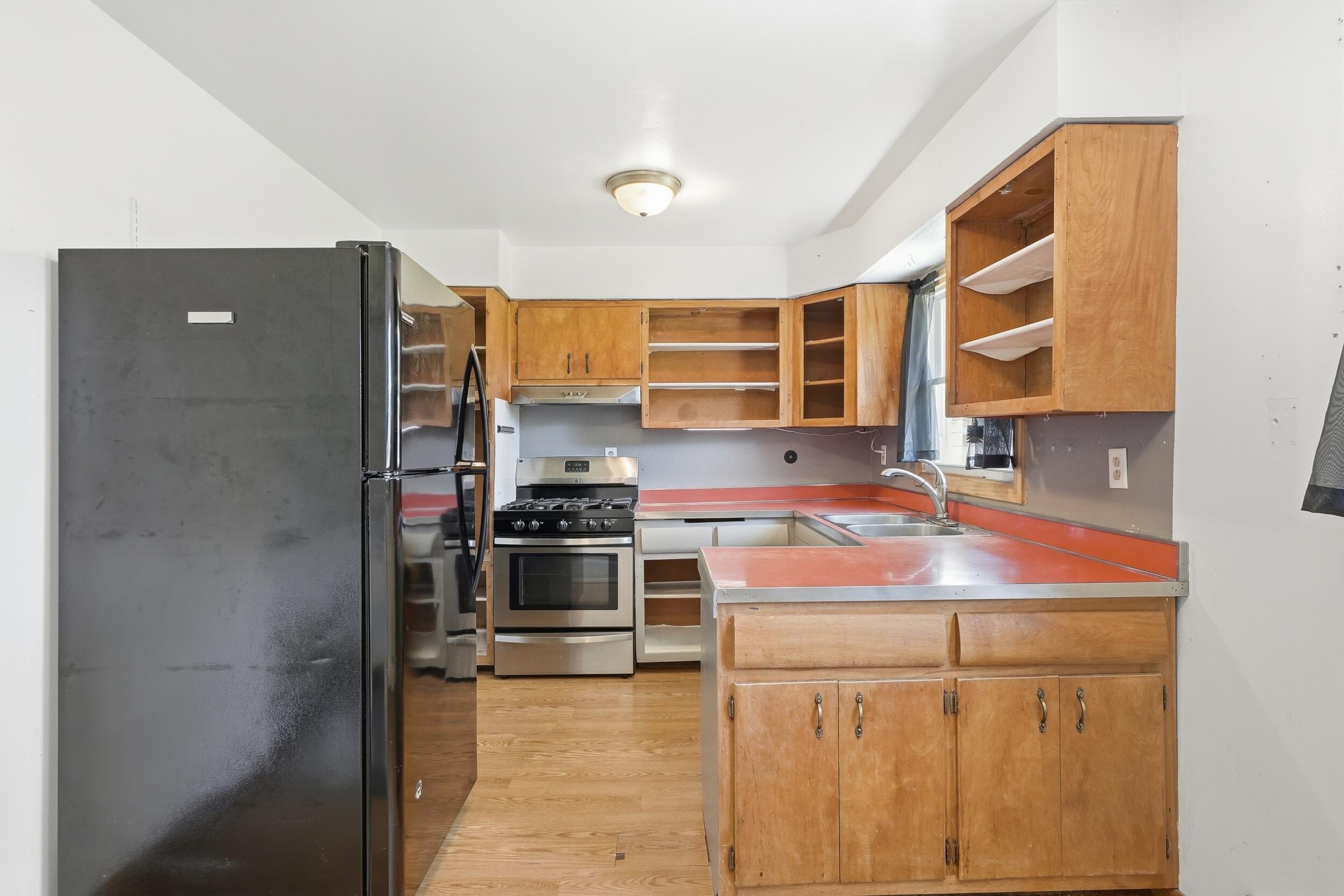 2725 Wells Street, Lake Station, IN 46405; Image #12