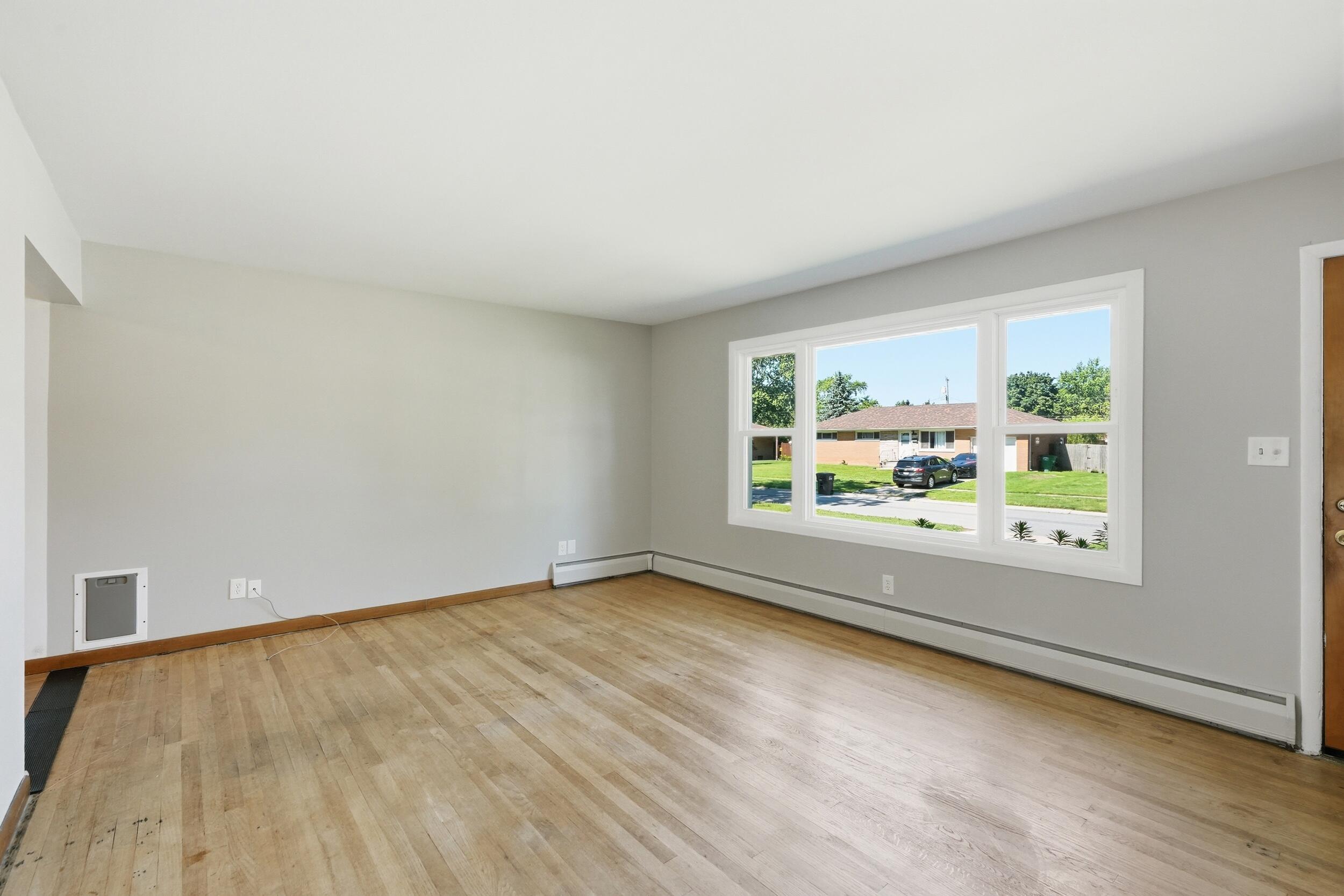 2725 Wells Street, Lake Station, IN 46405; Image #4