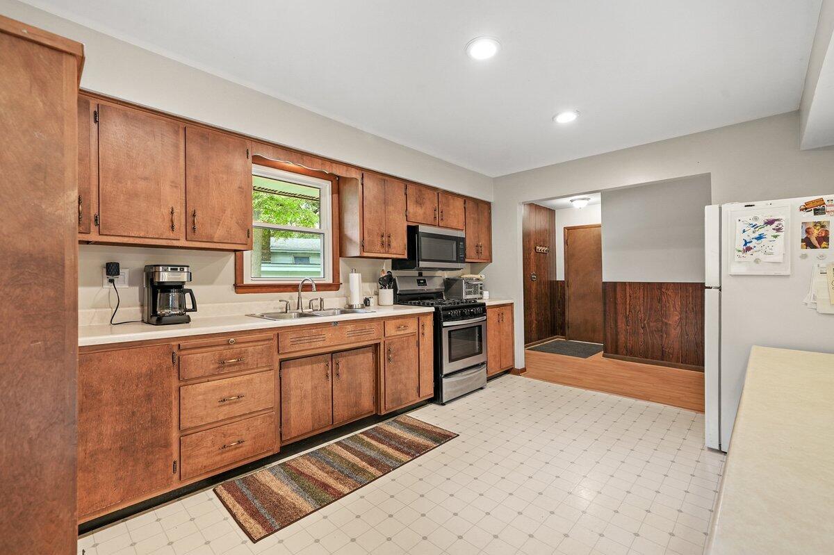 6315 Lakewood Avenue, Portage, IN 46368; Image #13