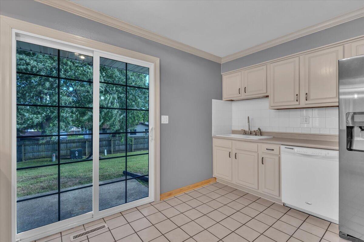 700 Cherry Hill Road, Dyer, IN 46311; Image #10