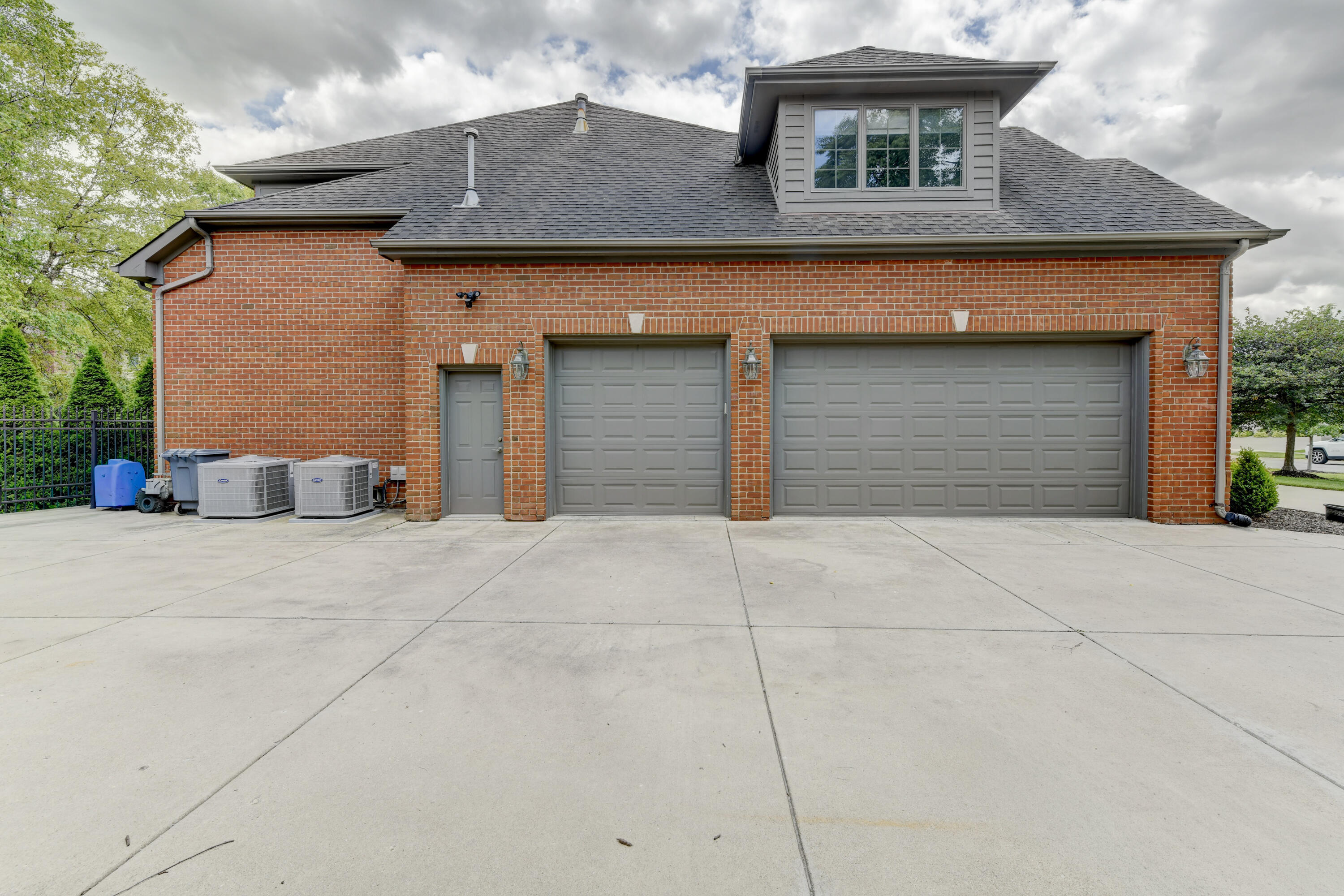 9937 Tanglewood Court, Munster, IN 46321; Image #5