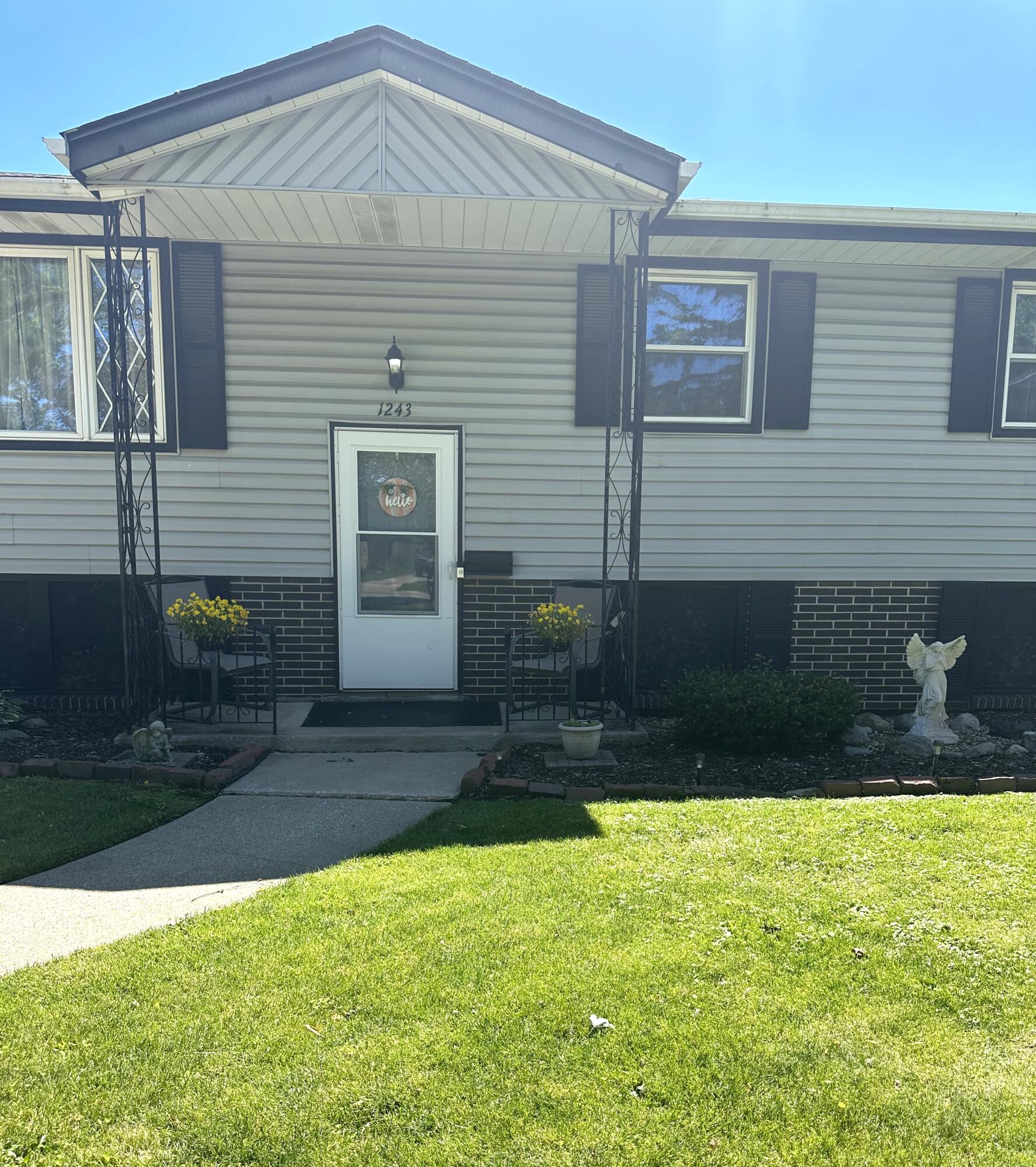 1243 N Lafayette Court, Griffith, IN 46319; Image #2