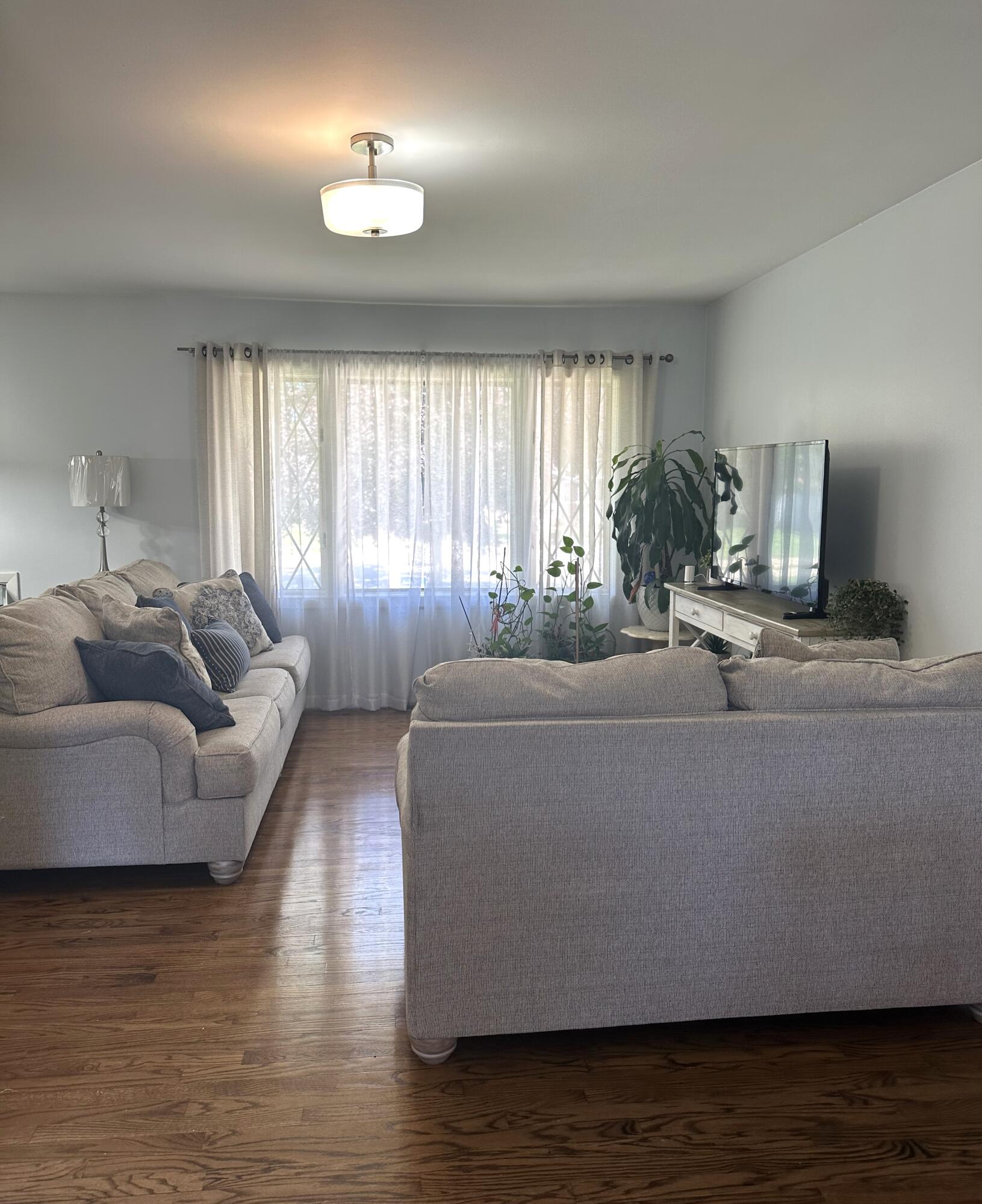 1243 N Lafayette Court, Griffith, IN 46319; Image #4