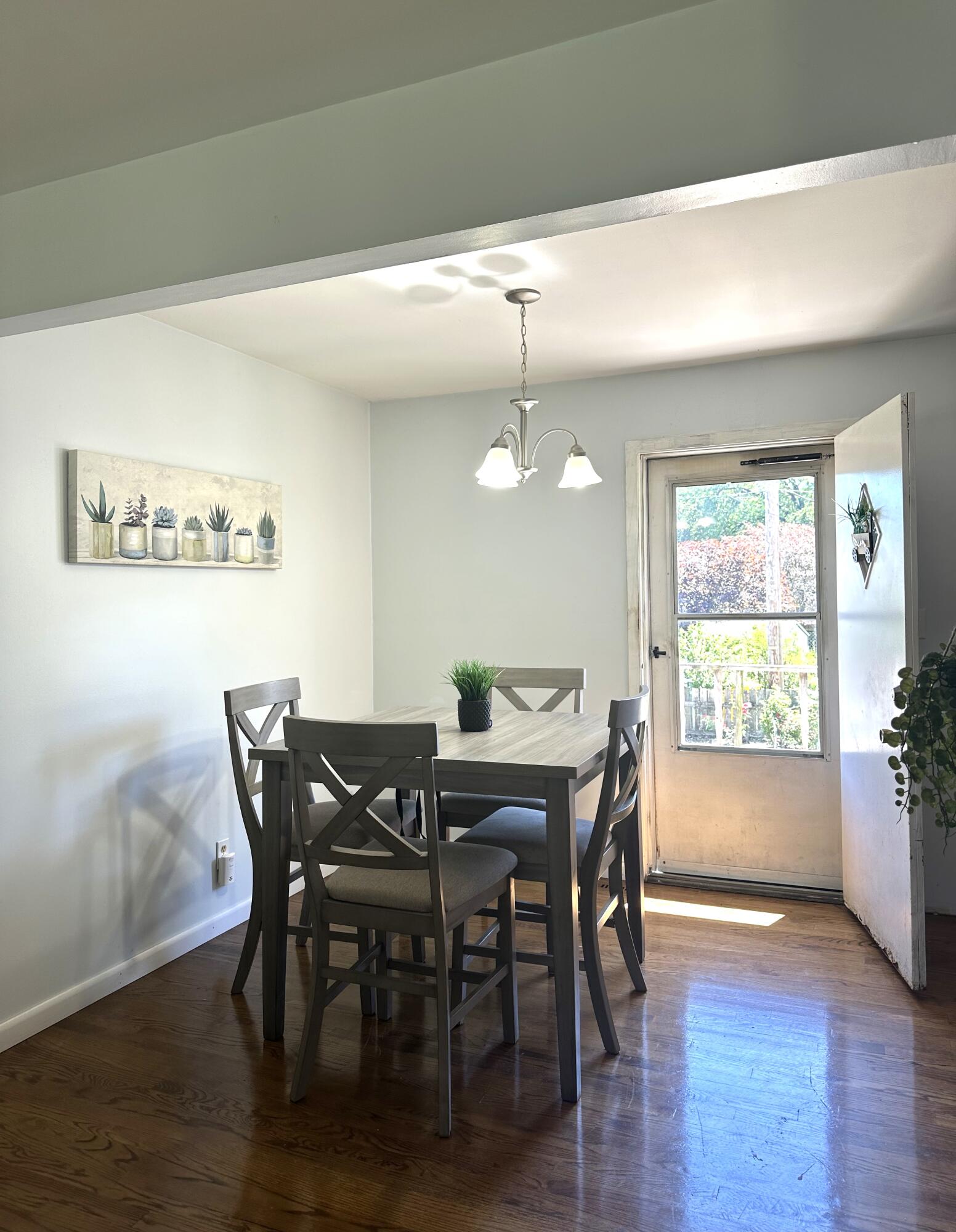 1243 N Lafayette Court, Griffith, IN 46319; Image #6