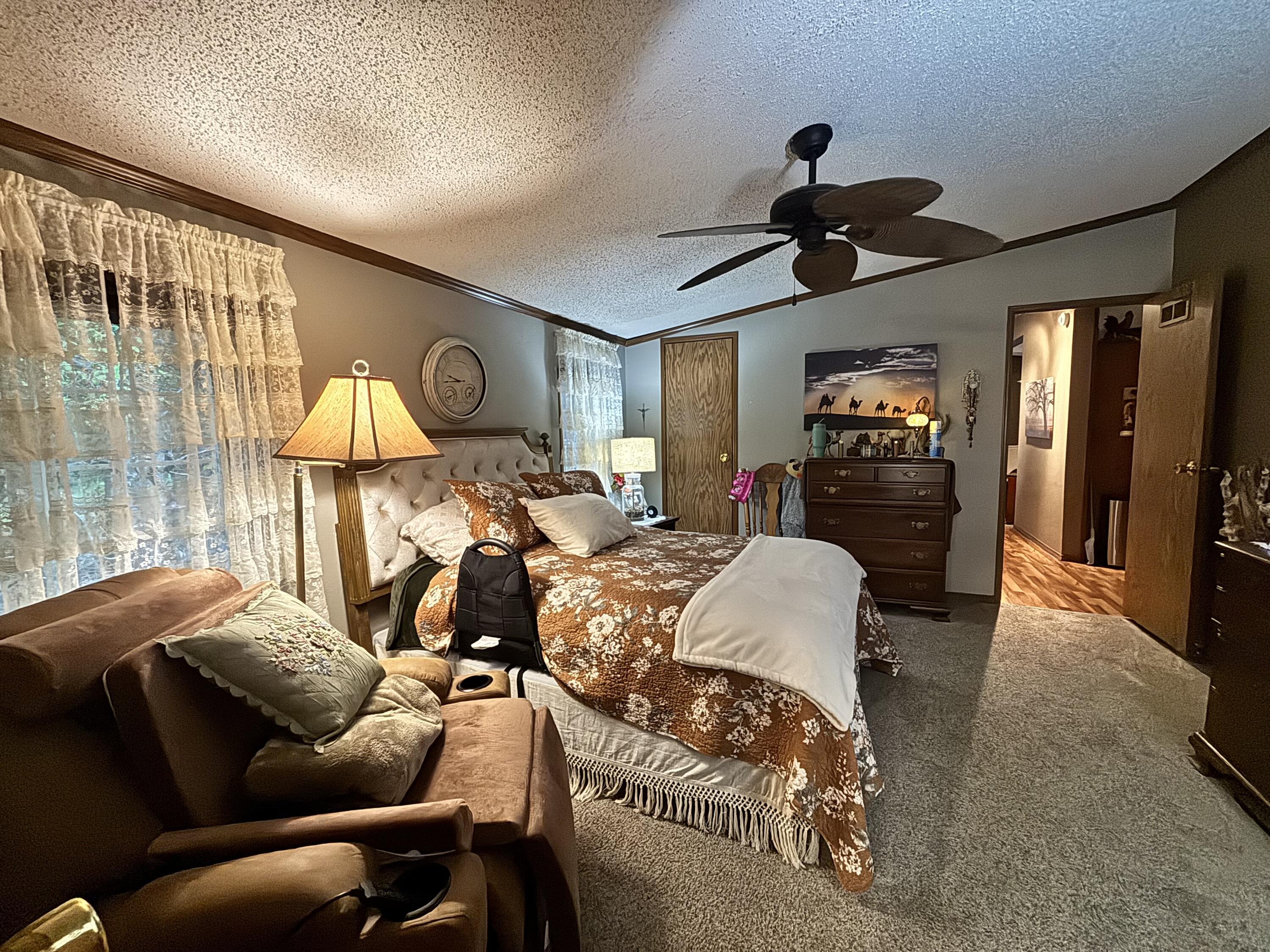922 W 250 N, Morocco, IN 47963; Image #14