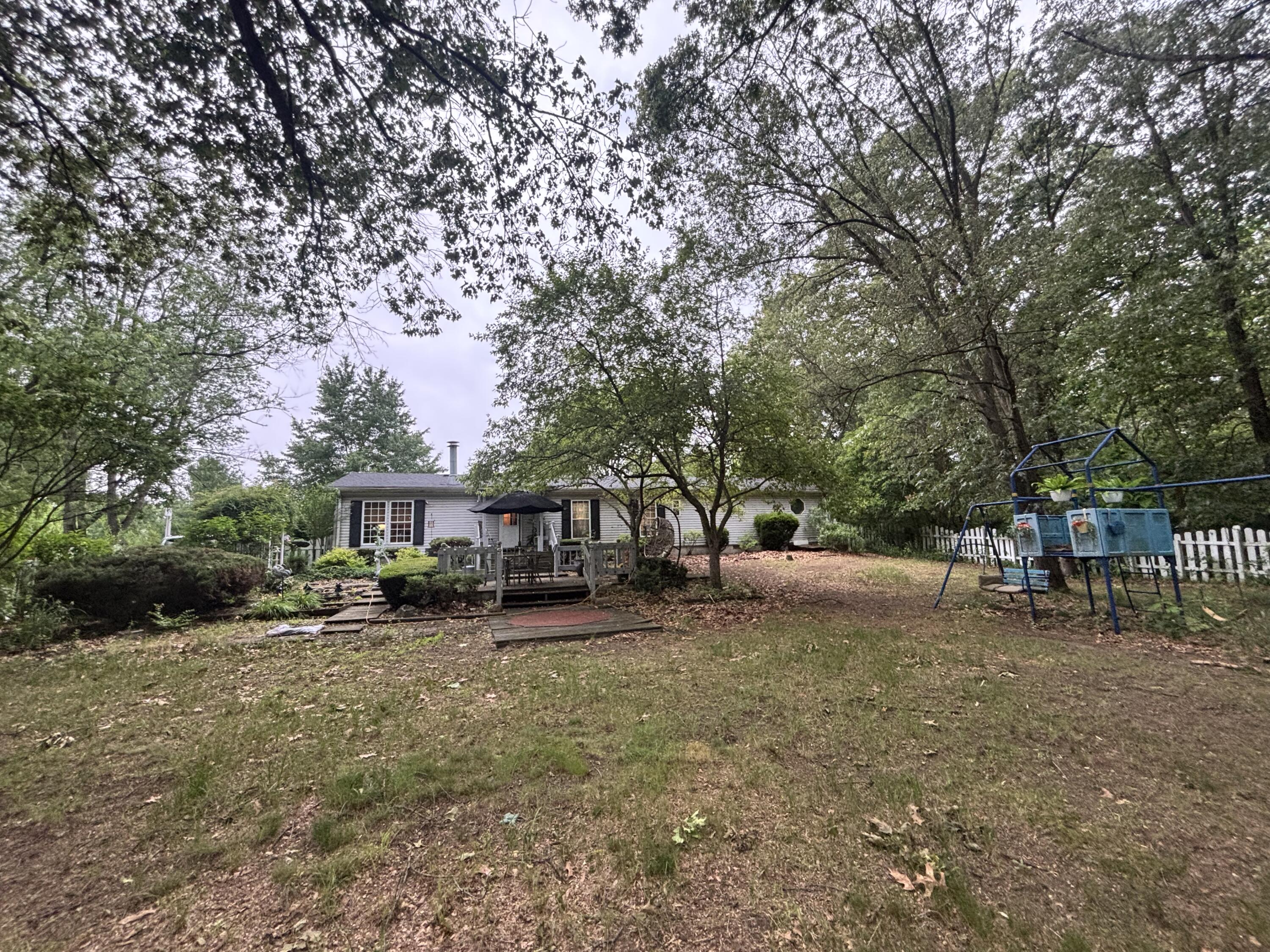 922 W 250 N, Morocco, IN 47963; Image #32