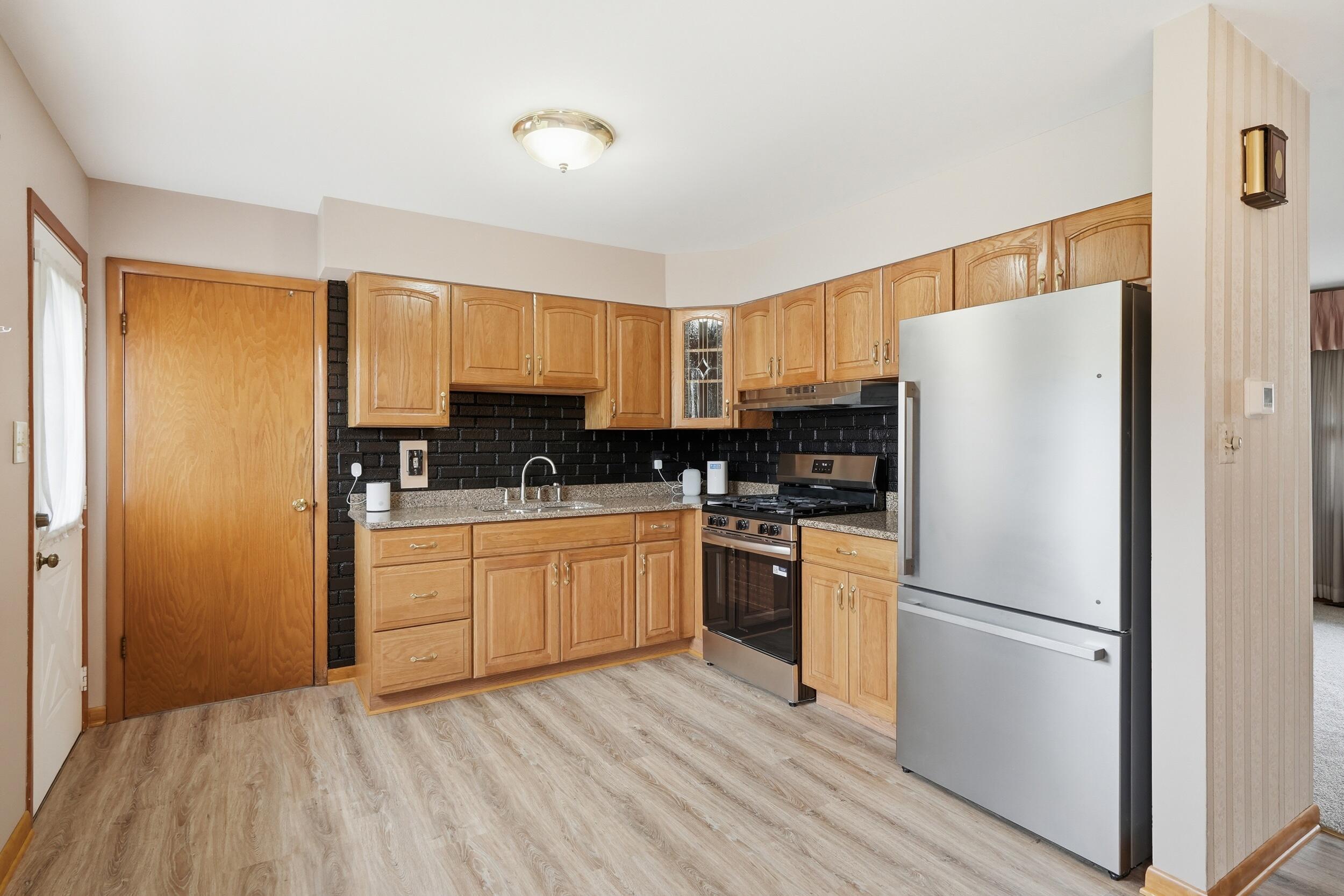 725 W 70th Avenue, Merrillville, IN 46410; Image #12