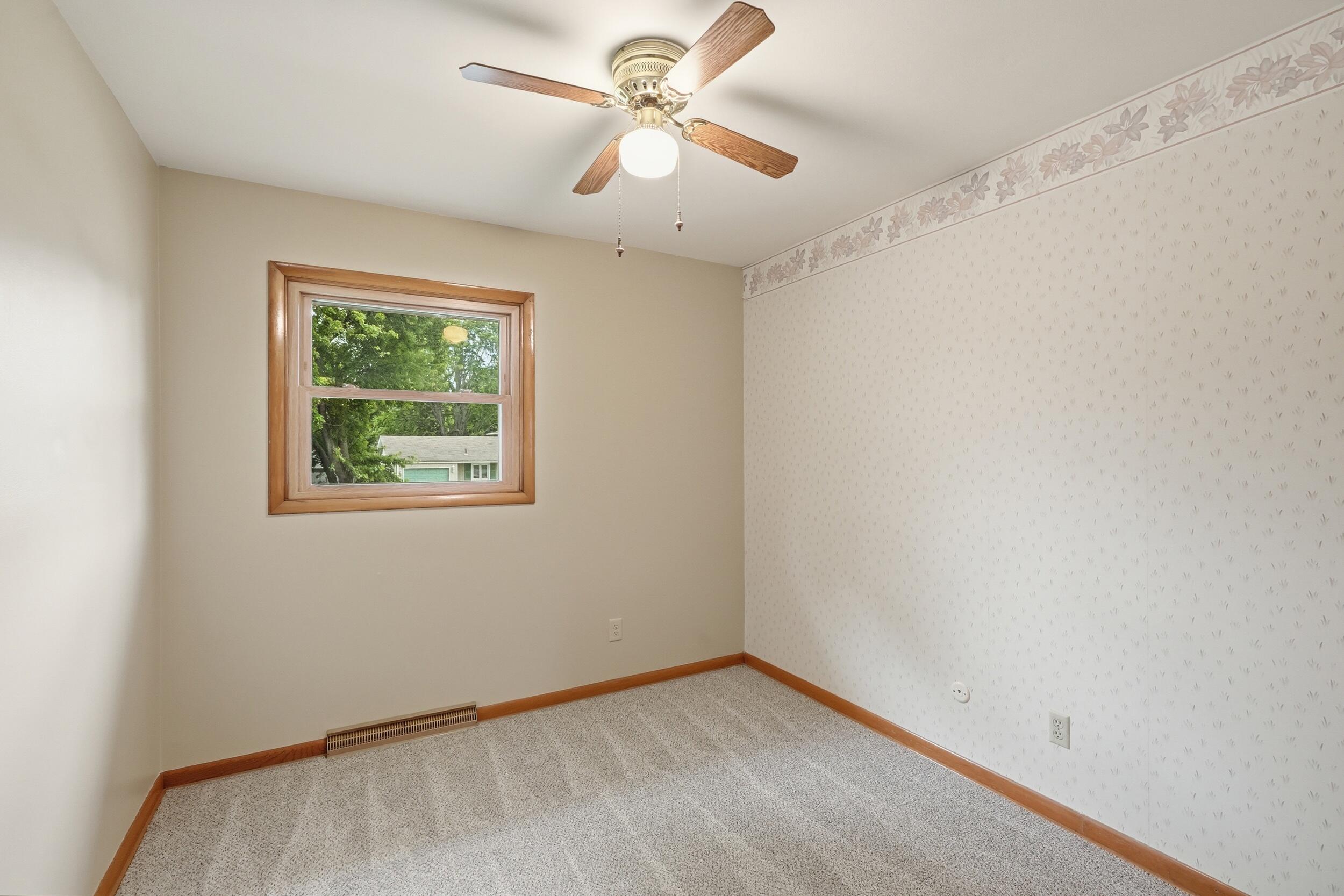 725 W 70th Avenue, Merrillville, IN 46410; Image #20