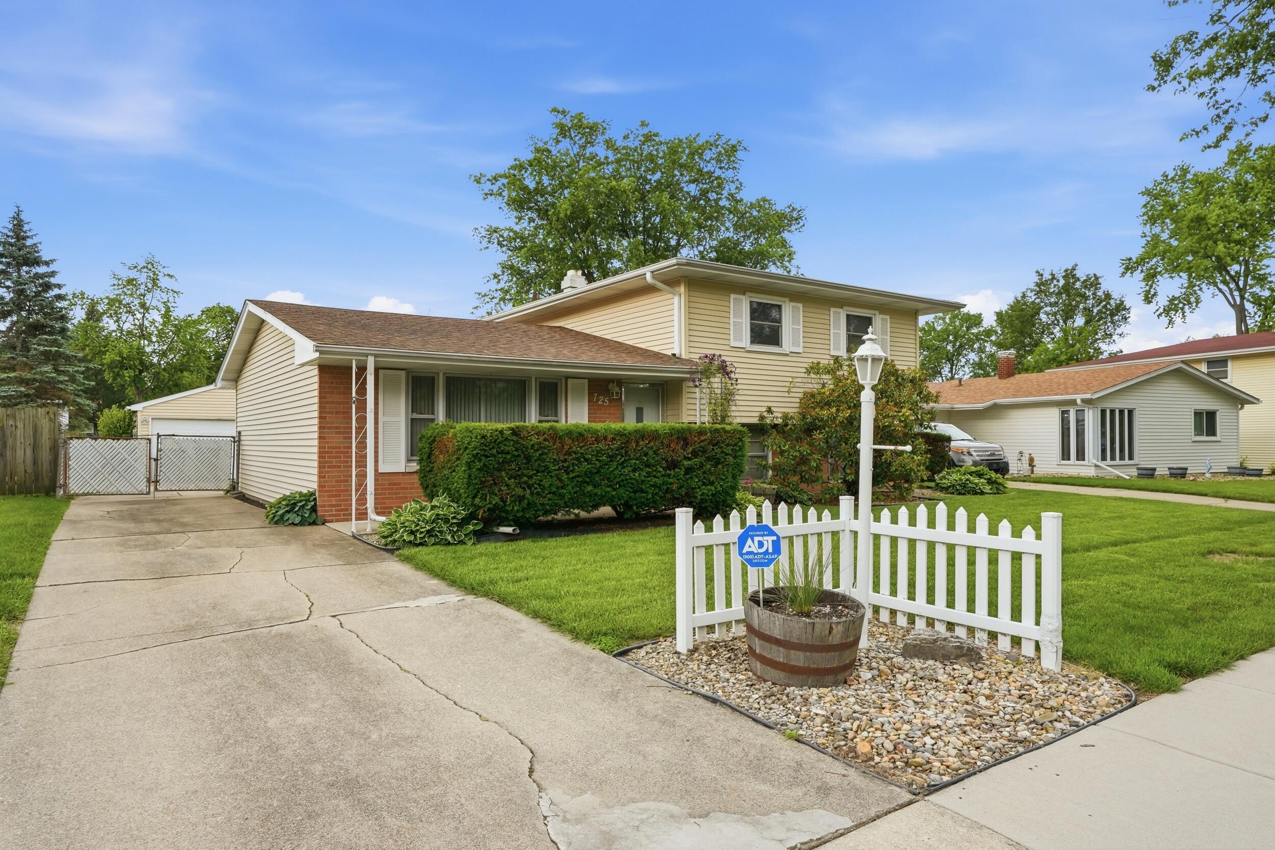 725 W 70th Avenue, Merrillville, IN 46410; Image #3