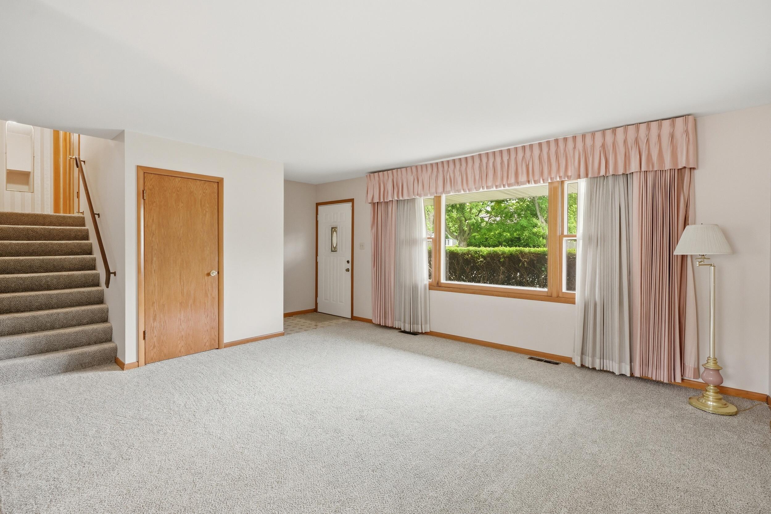 725 W 70th Avenue, Merrillville, IN 46410; Image #6