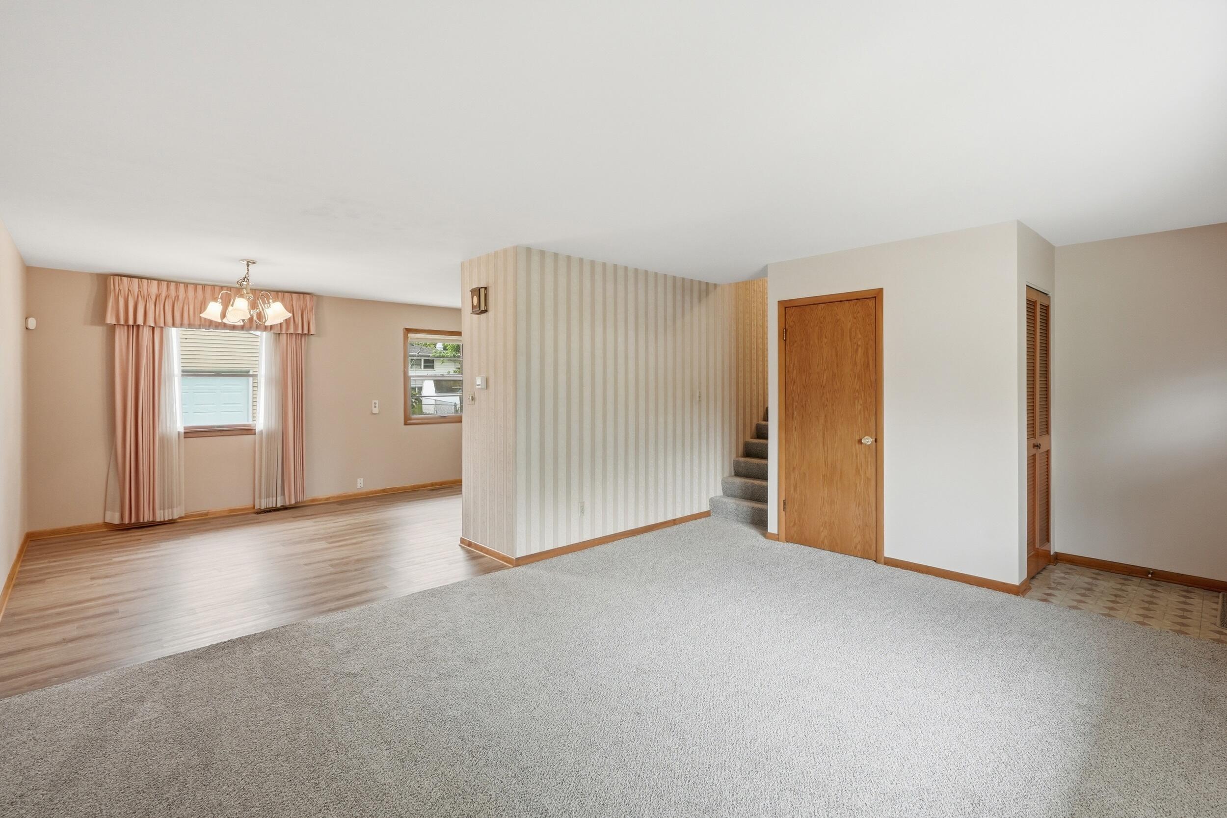 725 W 70th Avenue, Merrillville, IN 46410; Image #8