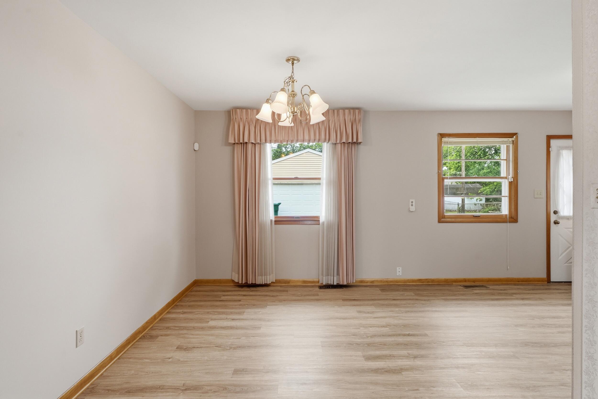 725 W 70th Avenue, Merrillville, IN 46410; Image #9