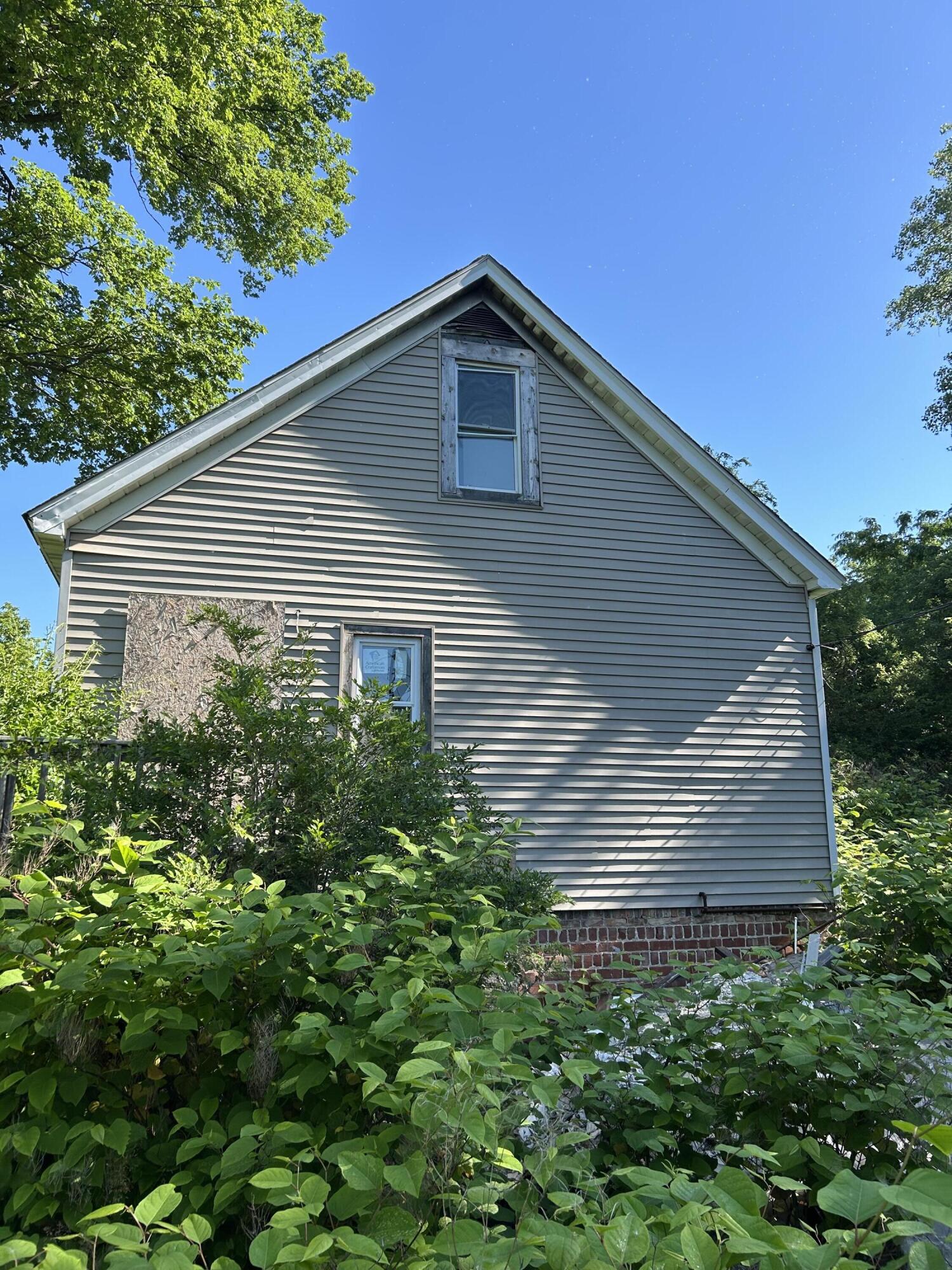 305 E 41st Avenue, Gary, IN 46409; Image #25