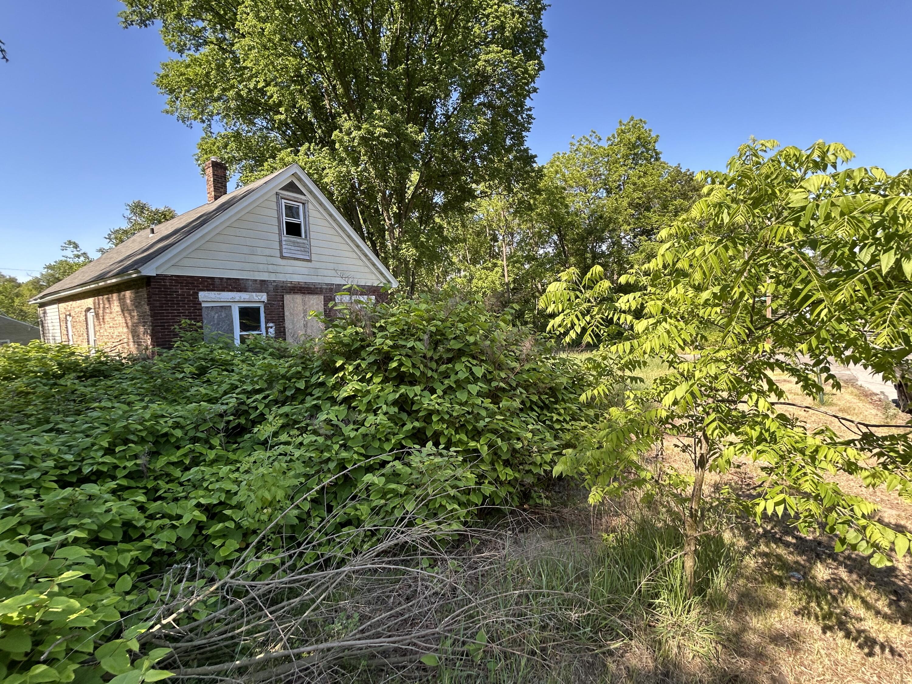 305 E 41st Avenue, Gary, IN 46409; Image #26